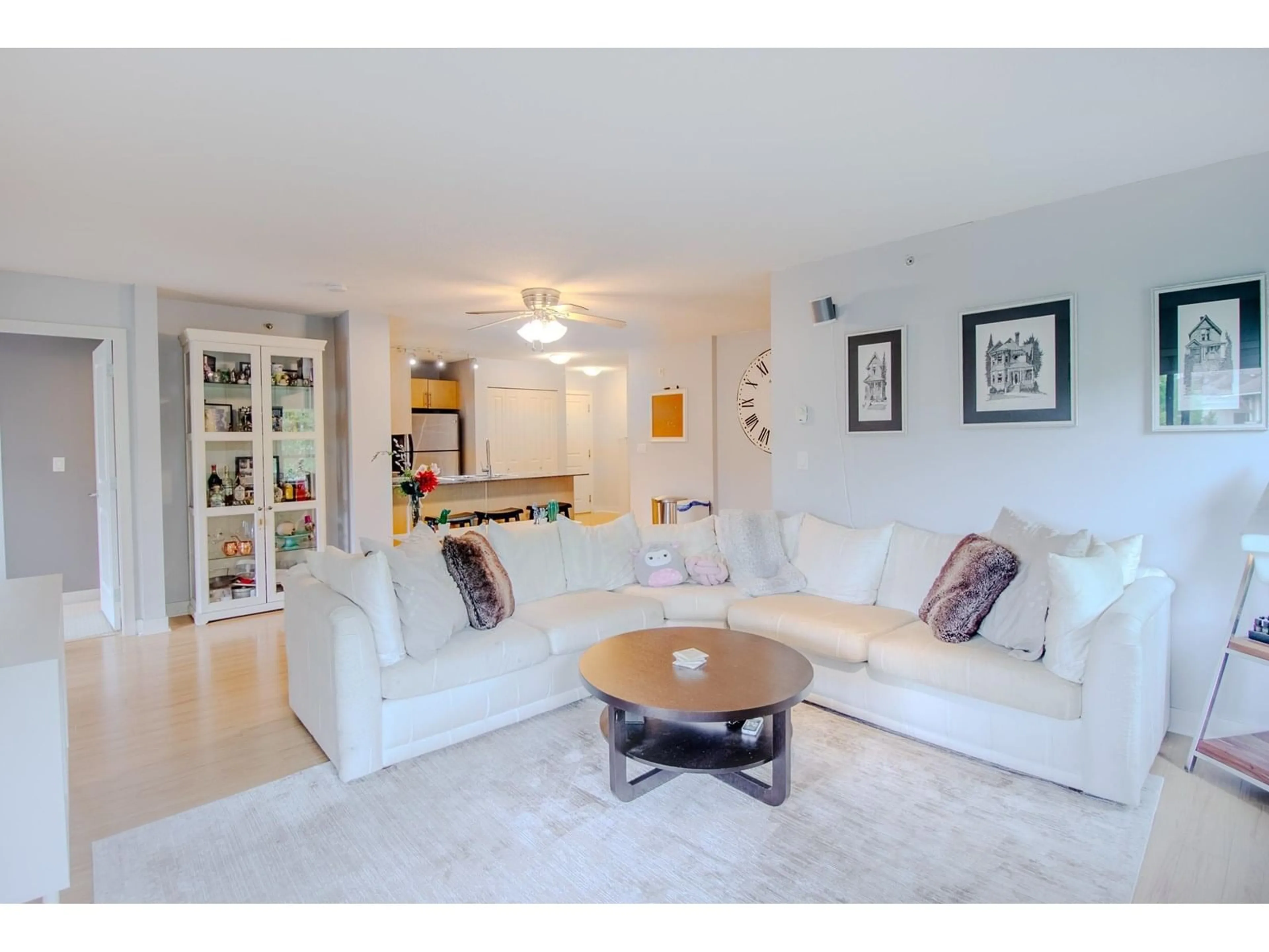 Living room with furniture, unknown for D410 - 8929 202, Langley British Columbia V1M0B4