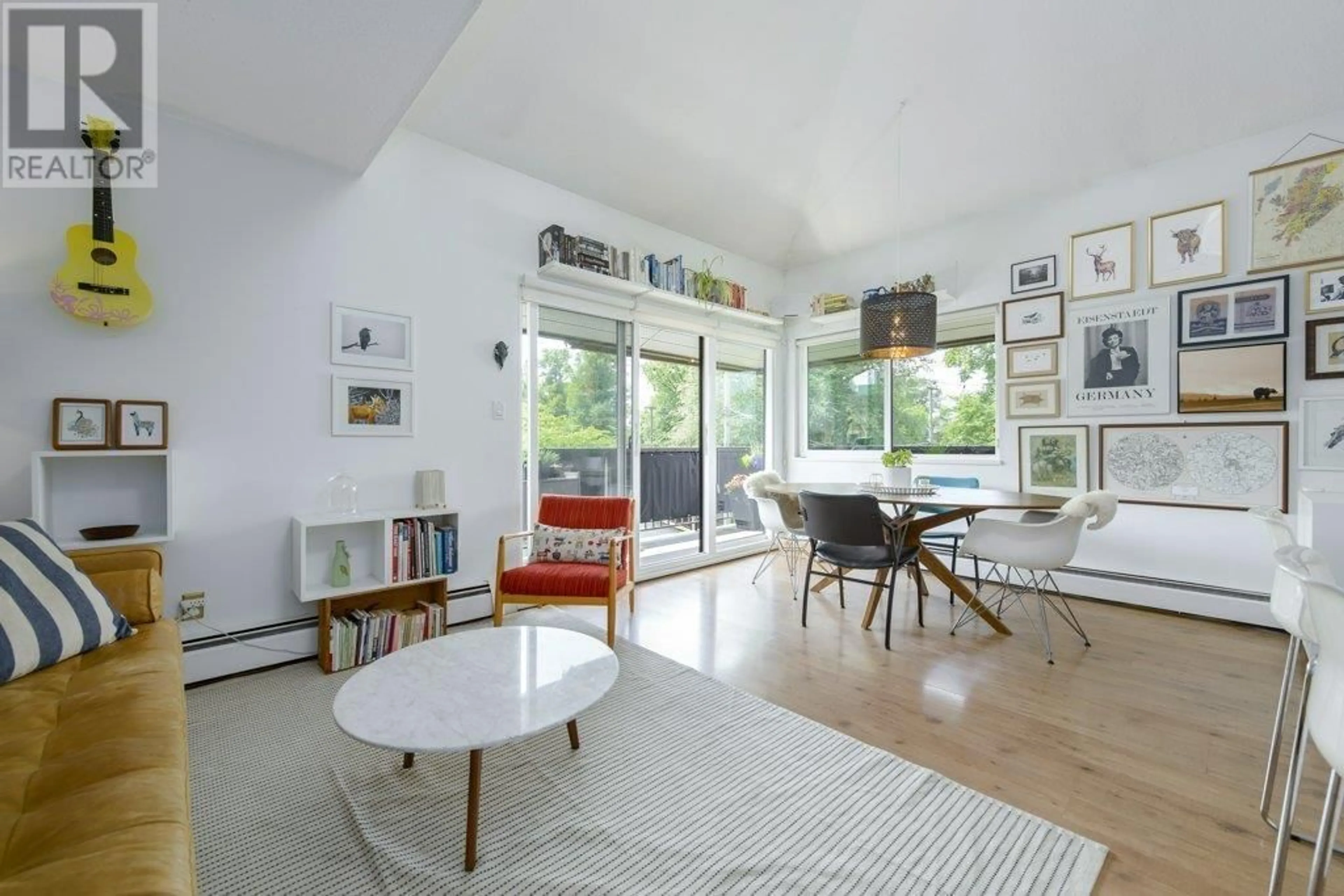 Living room with furniture, unknown for 305 - 1622 FRANCES STREET, Vancouver British Columbia V5L1Z4
