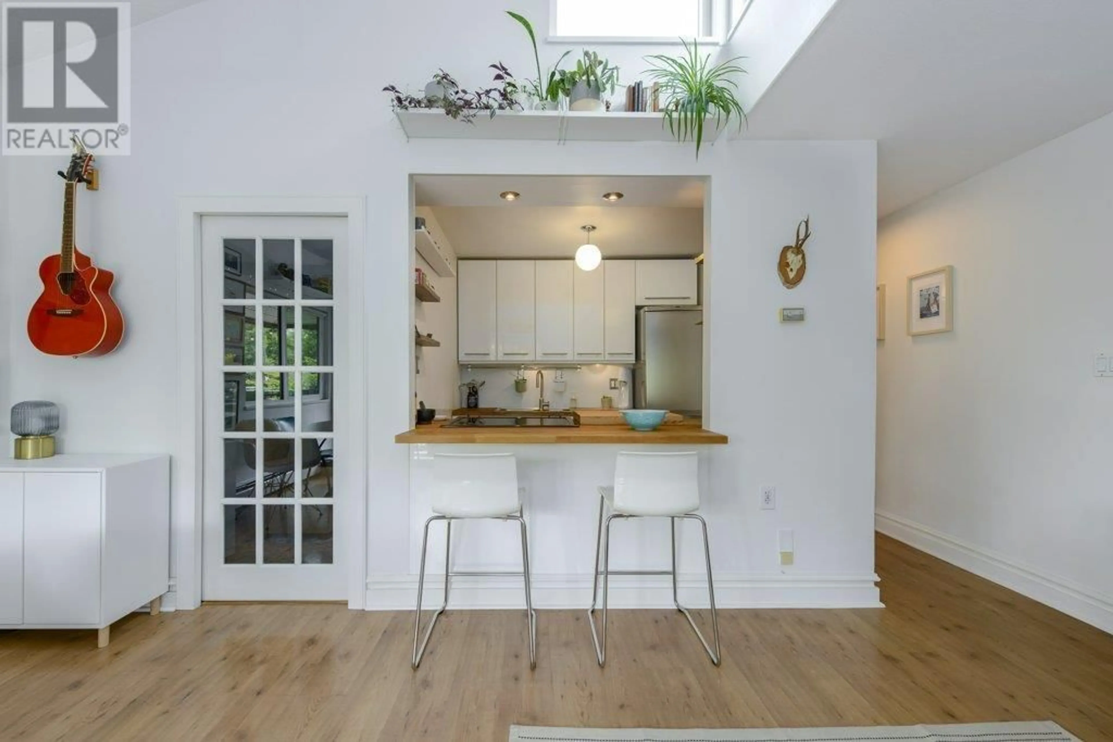 Open concept kitchen, unknown for 305 - 1622 FRANCES STREET, Vancouver British Columbia V5L1Z4