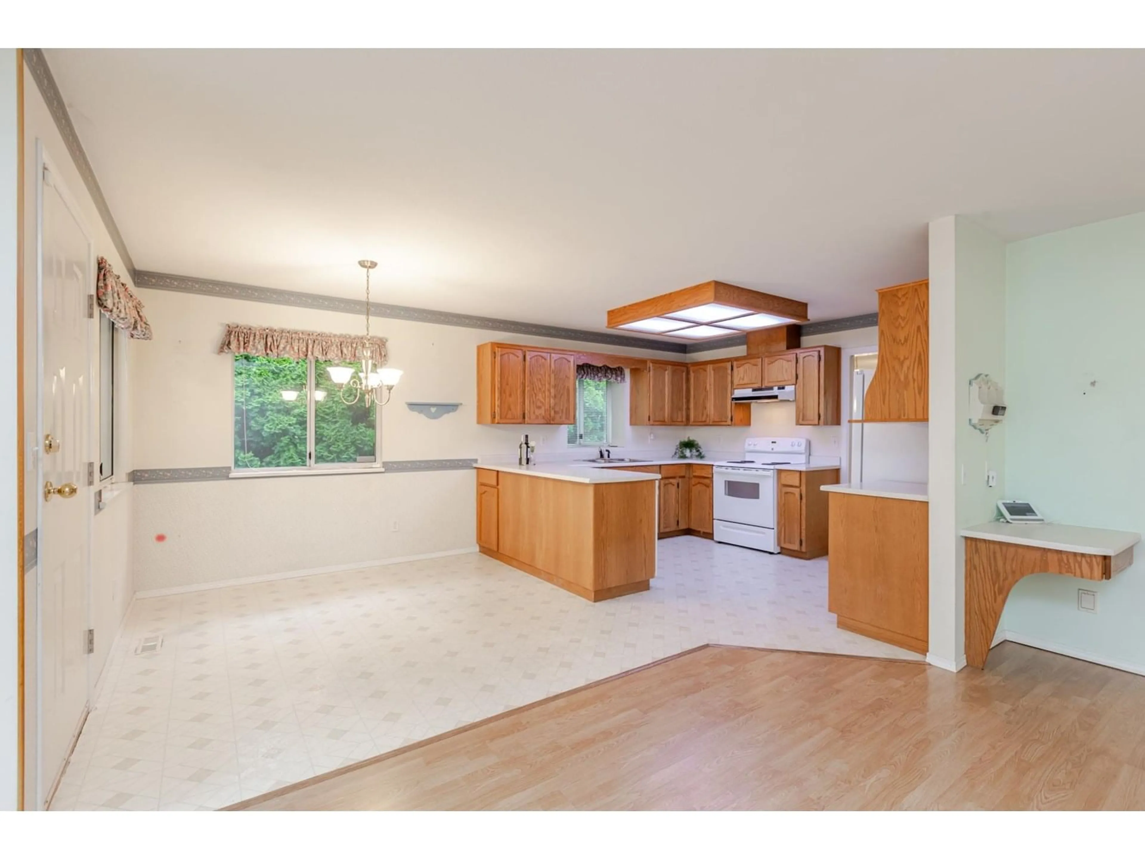 Open concept kitchen, unknown for 6236 189, Surrey British Columbia V3S7T7