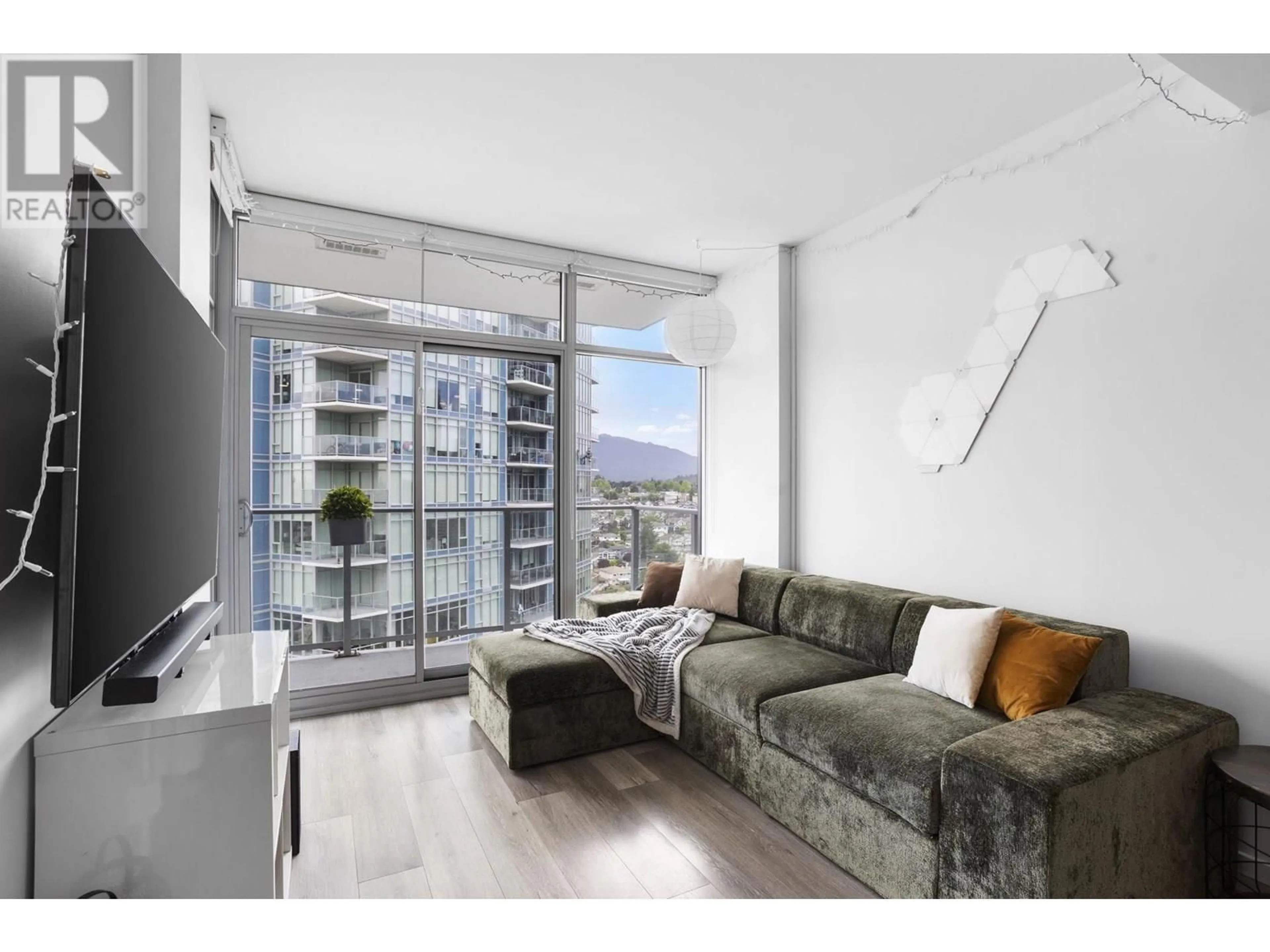 Living room with furniture, unknown for 2209 - 1888 GILMORE AVENUE, Burnaby British Columbia V5C0L2