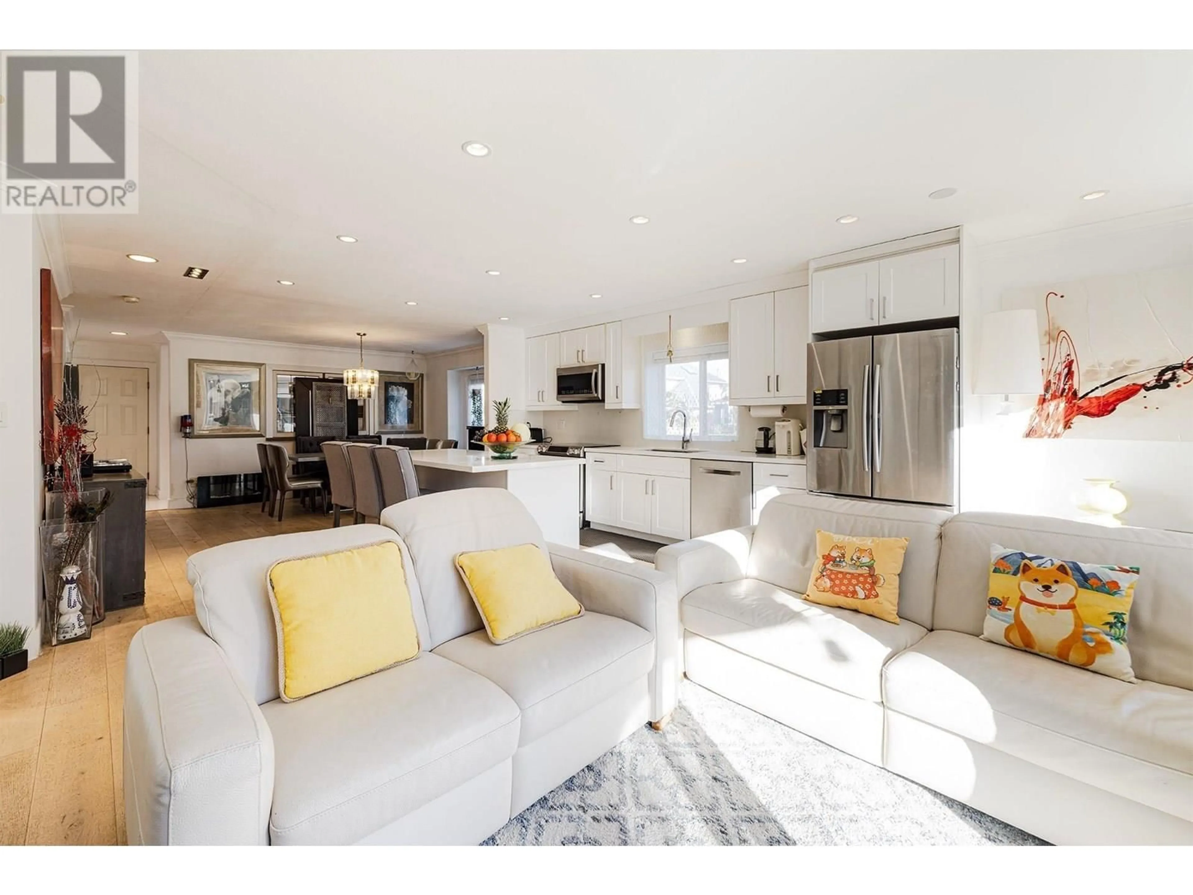 Living room with furniture, unknown for 4881 63A STREET, Delta British Columbia V4K5A1