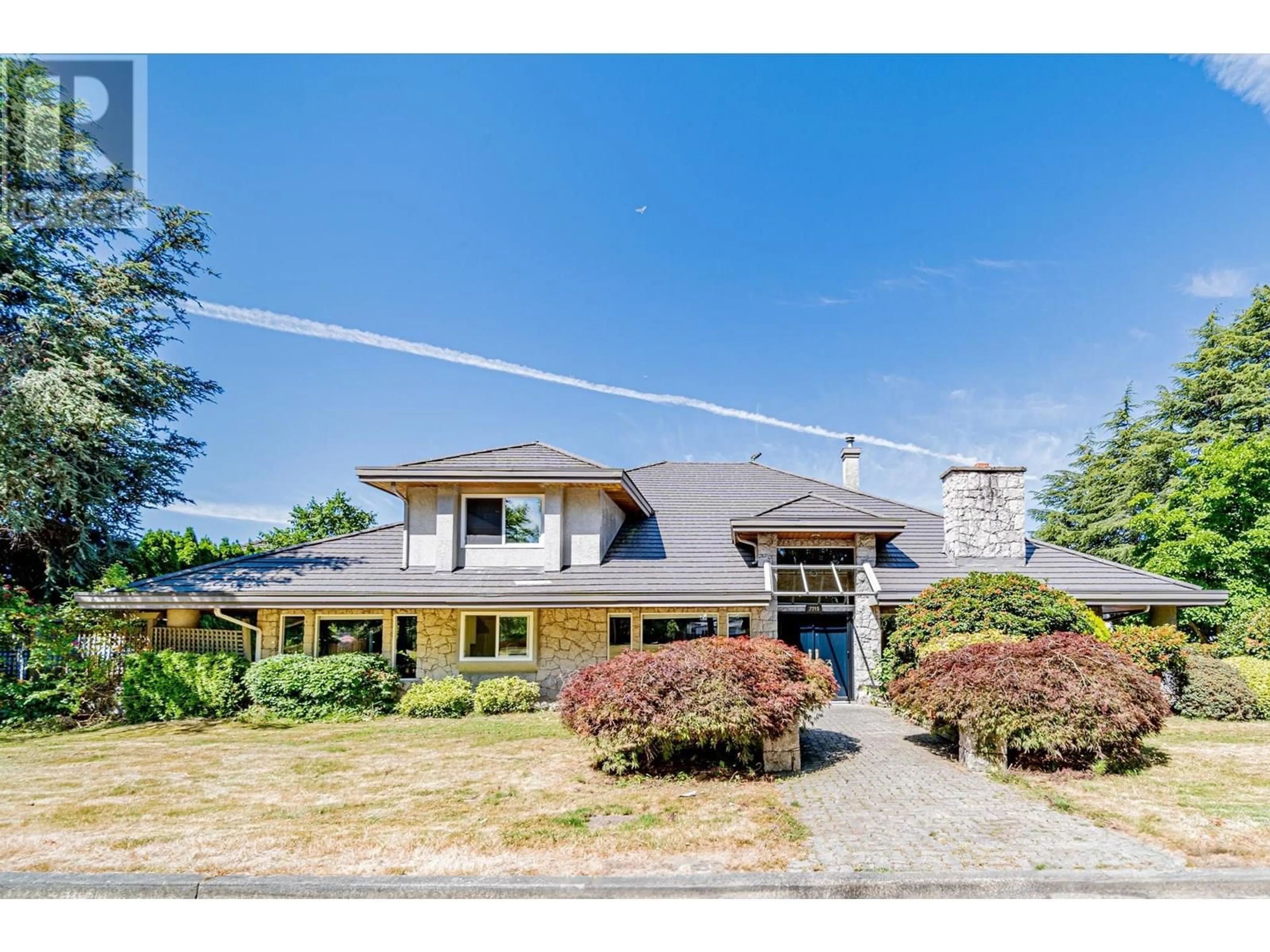 A pic from outside/outdoor area/front of a property/back of a property/a pic from drone, street for 7215 FROBISHER DRIVE, Richmond British Columbia V7C4P8