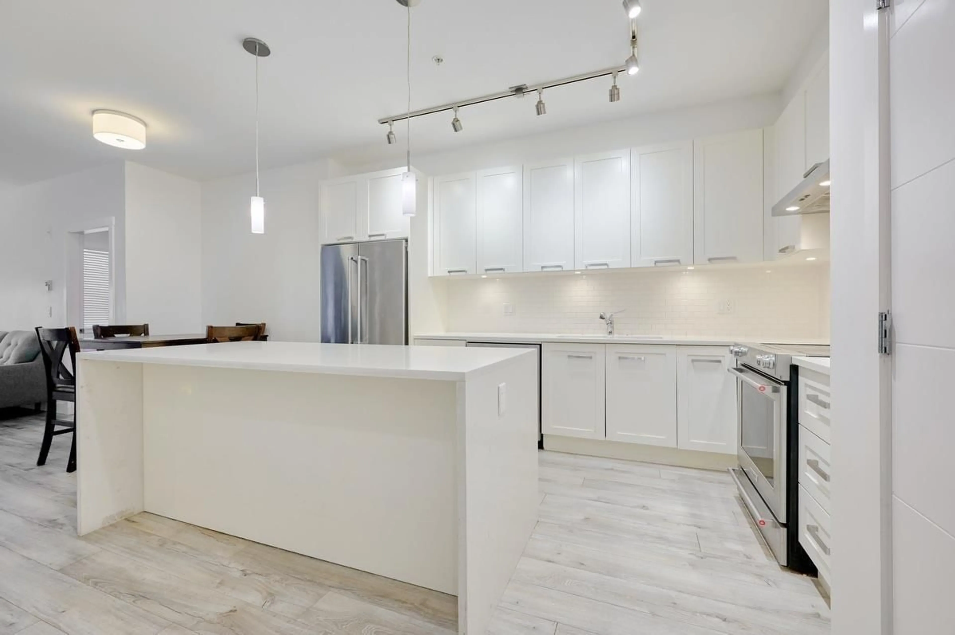 Open concept kitchen, unknown for 313 - 5638 201A, Langley British Columbia V3A0L8
