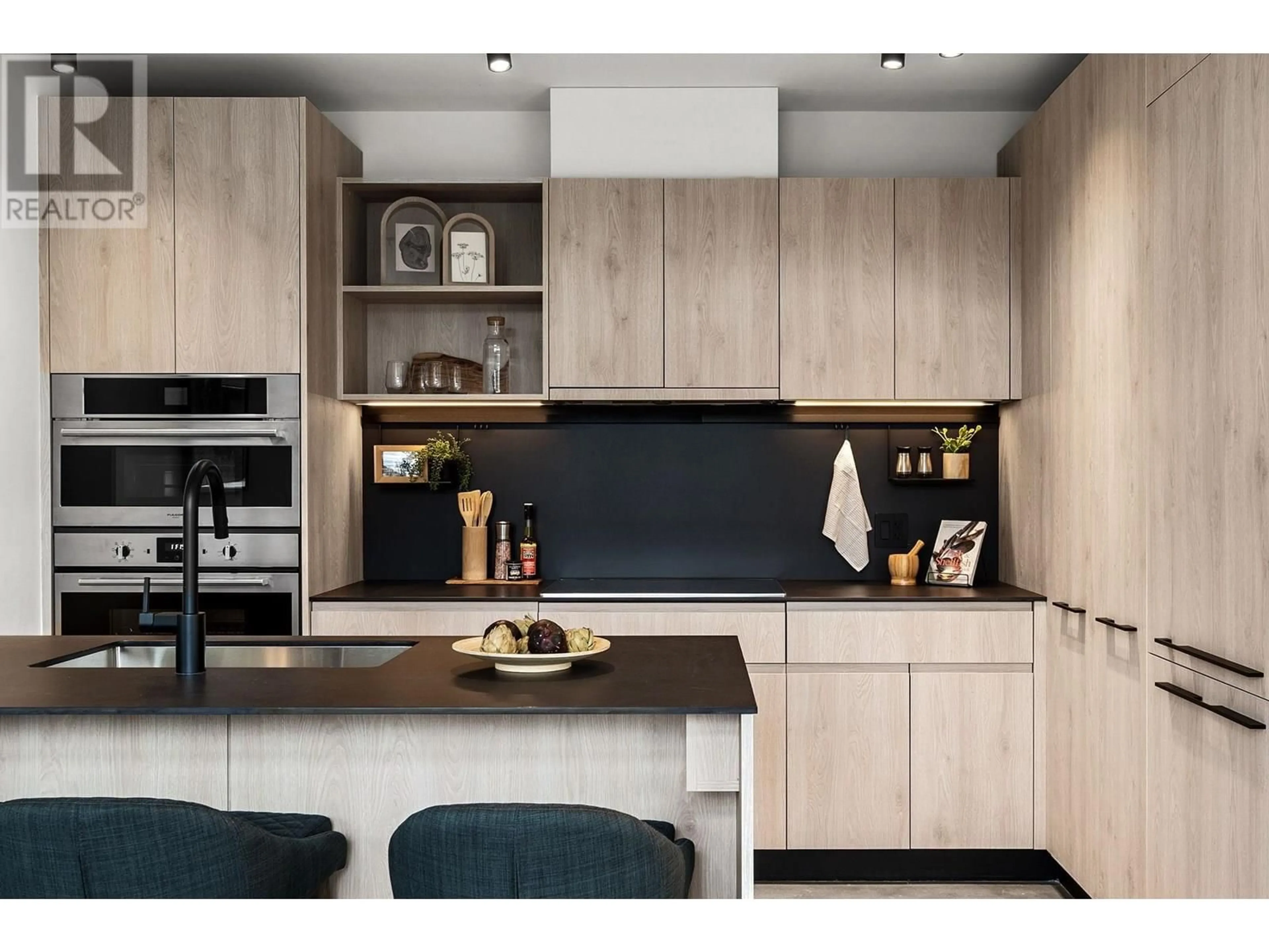 Contemporary kitchen, wood/laminate floor for 4015 FLEMING STREET, Vancouver British Columbia V5N3W3