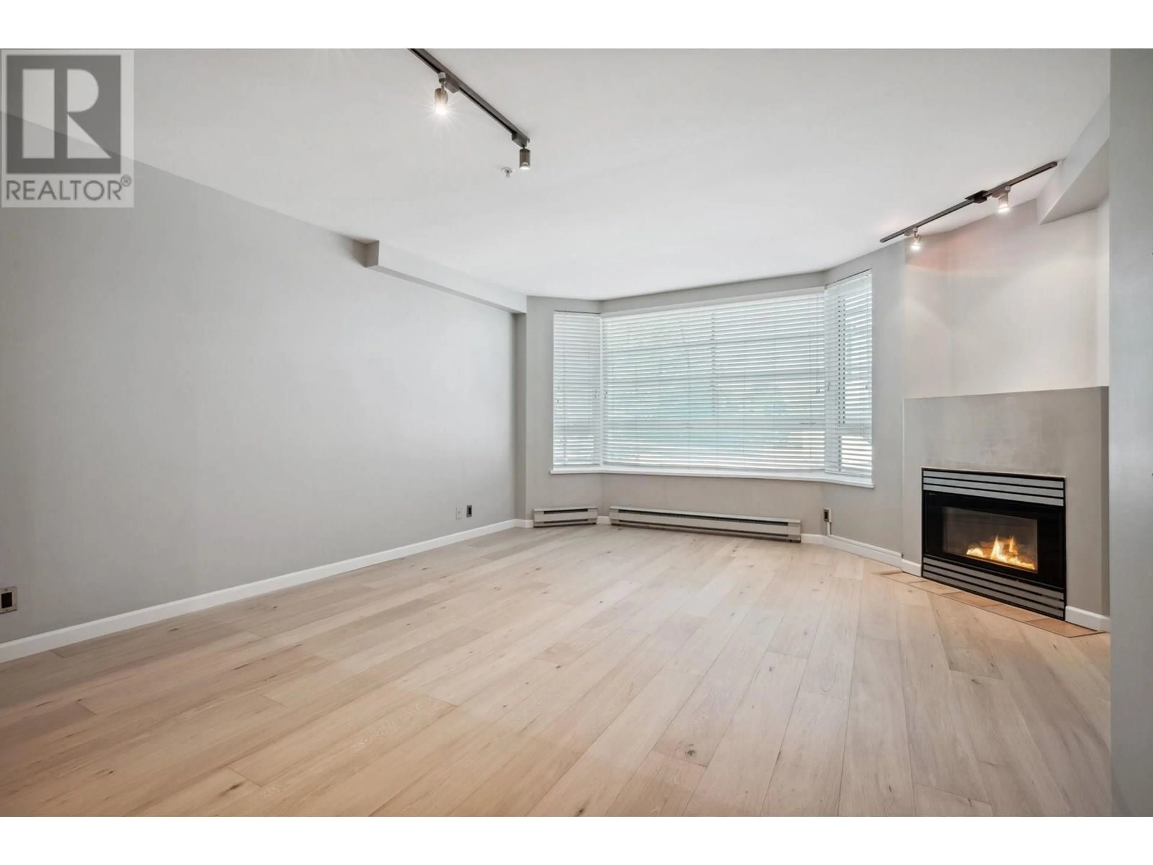 A pic of a room for 404 - 1688 CYPRESS STREET, Vancouver British Columbia V6J5J1
