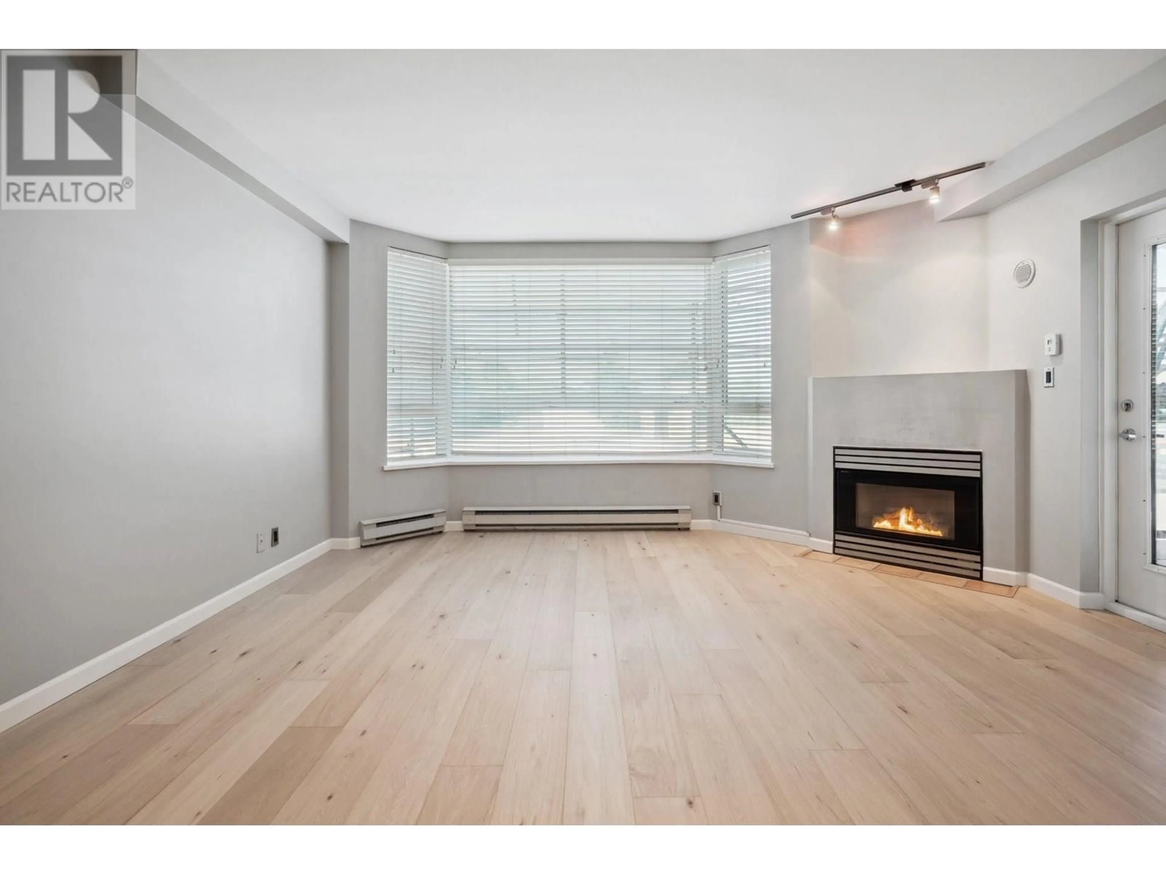 A pic of a room for 404 - 1688 CYPRESS STREET, Vancouver British Columbia V6J5J1