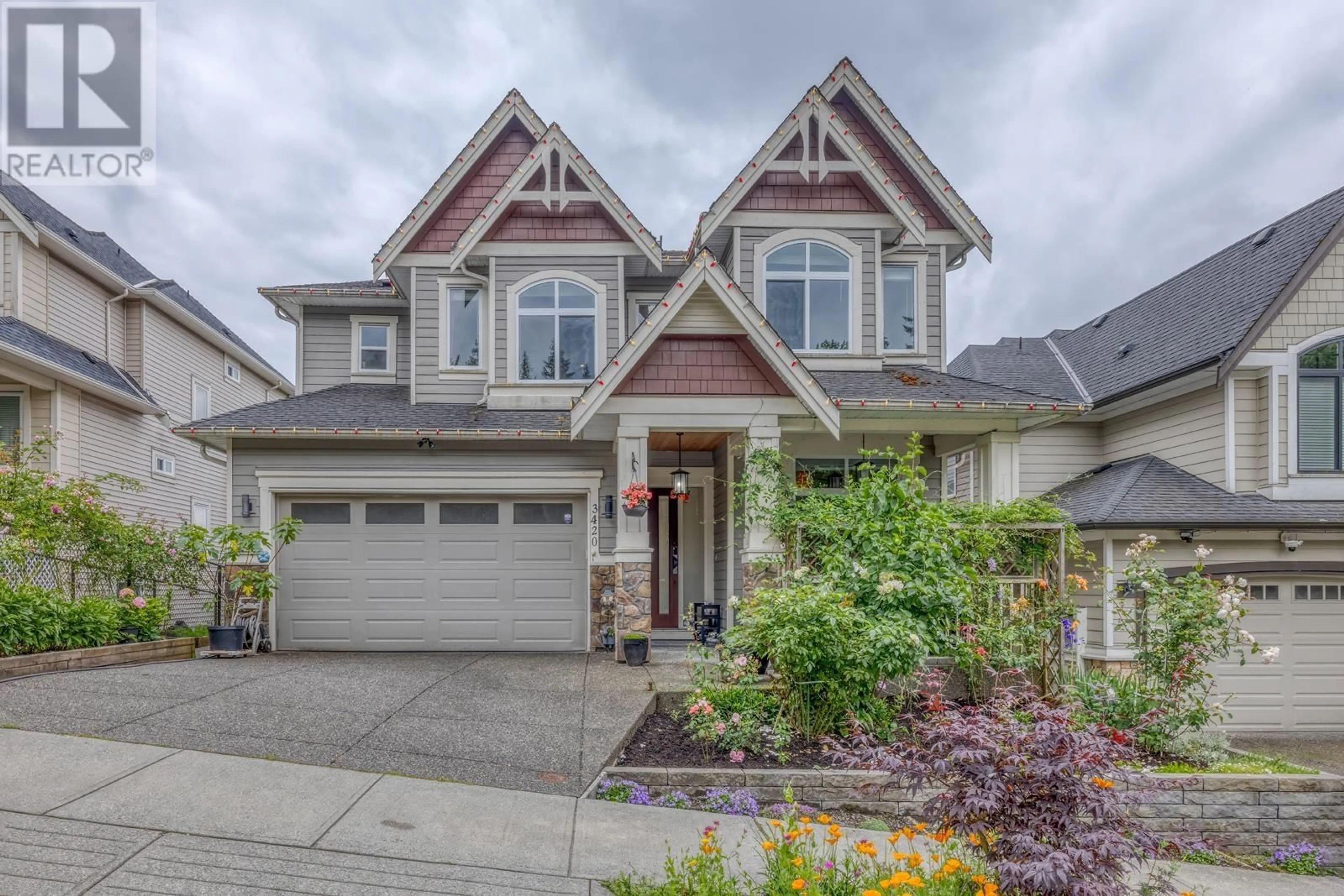 Home with vinyl exterior material, street for 3420 PRITCHETT PLACE, Coquitlam British Columbia V3E0L2