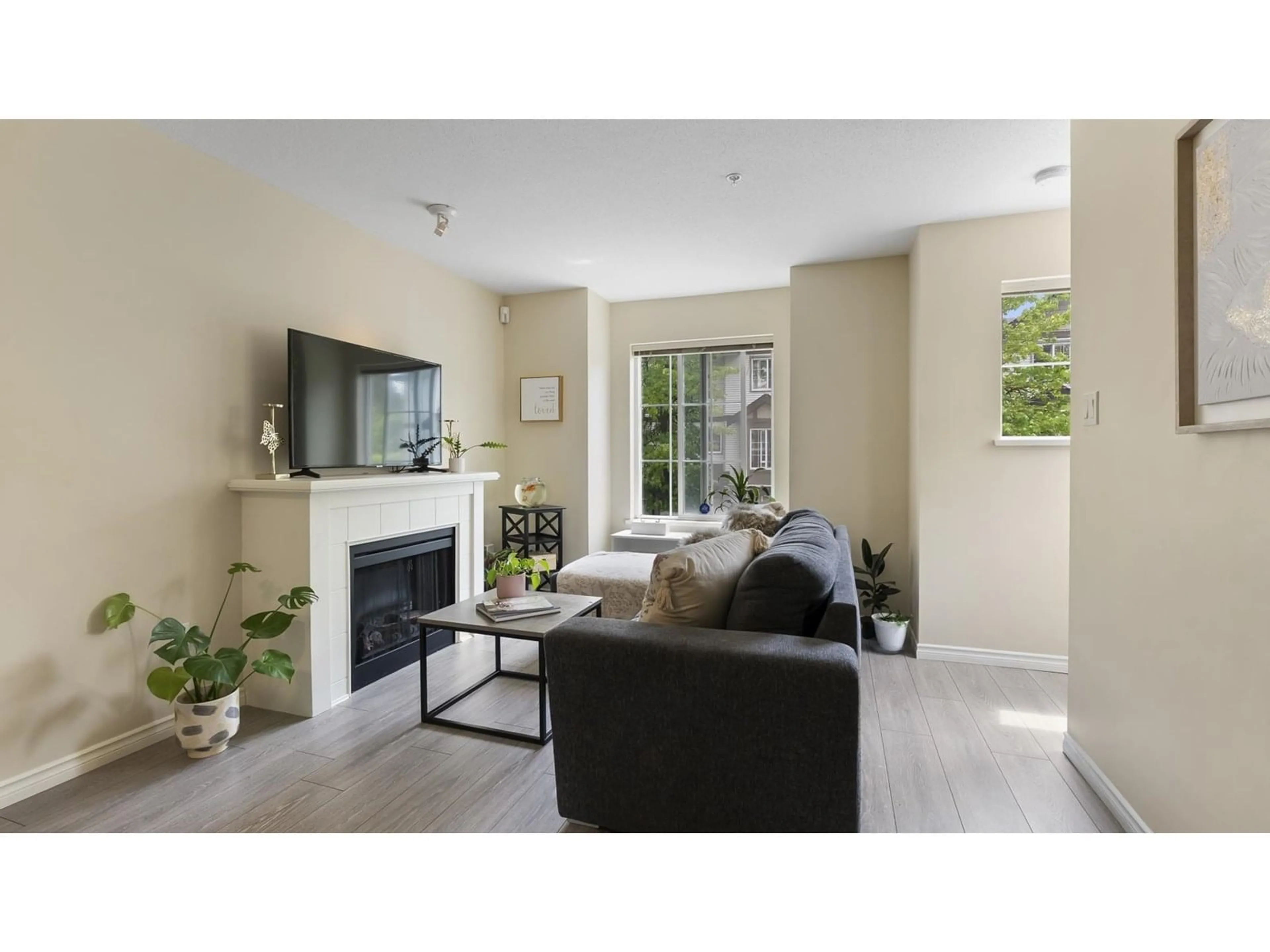 Living room with furniture, unknown for 26 - 14855 100, Surrey British Columbia V3R2W1