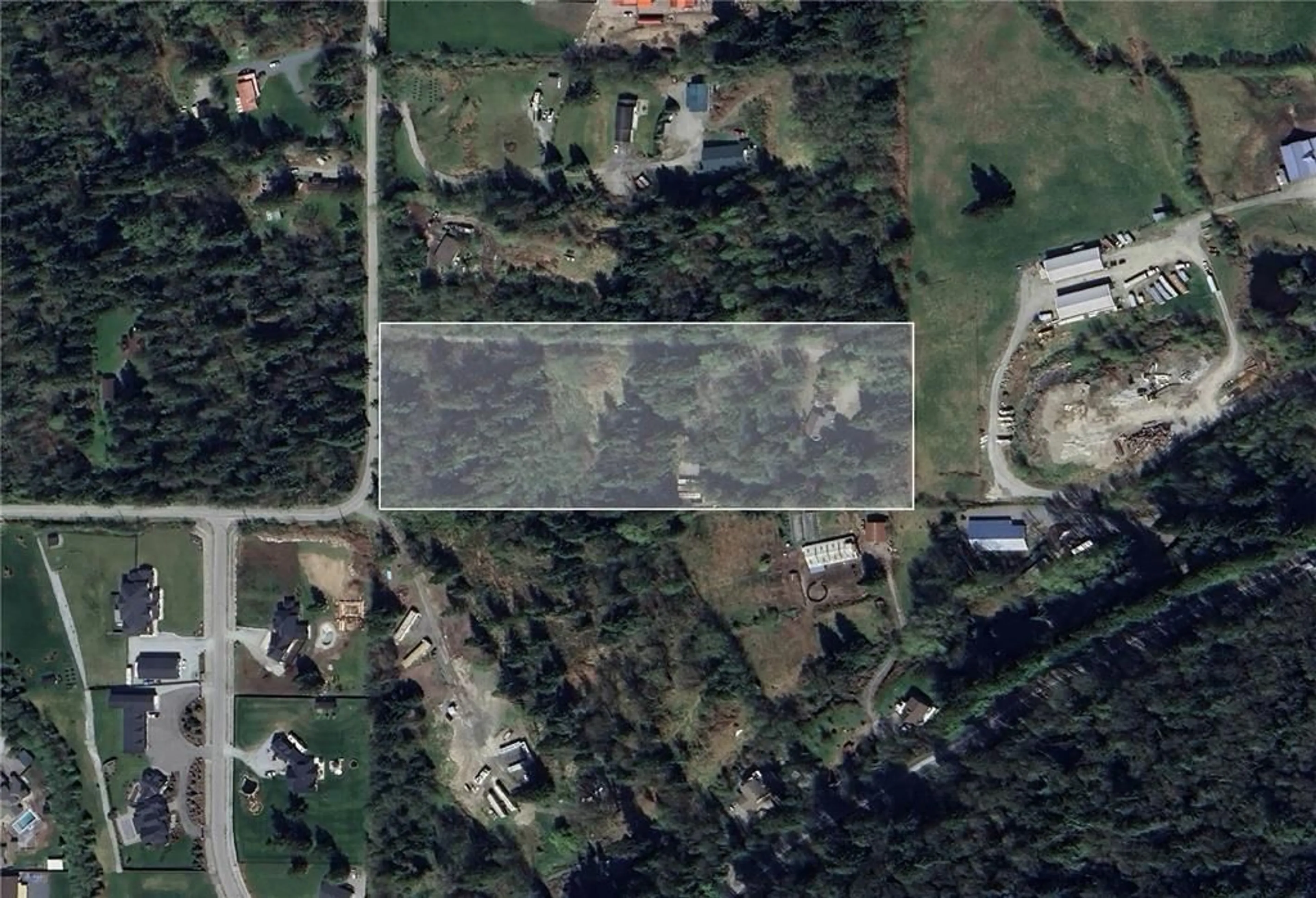 A pic from outside/outdoor area/front of a property/back of a property/a pic from drone, street for 9232 FARRINGTON, Mission British Columbia V4S1J6