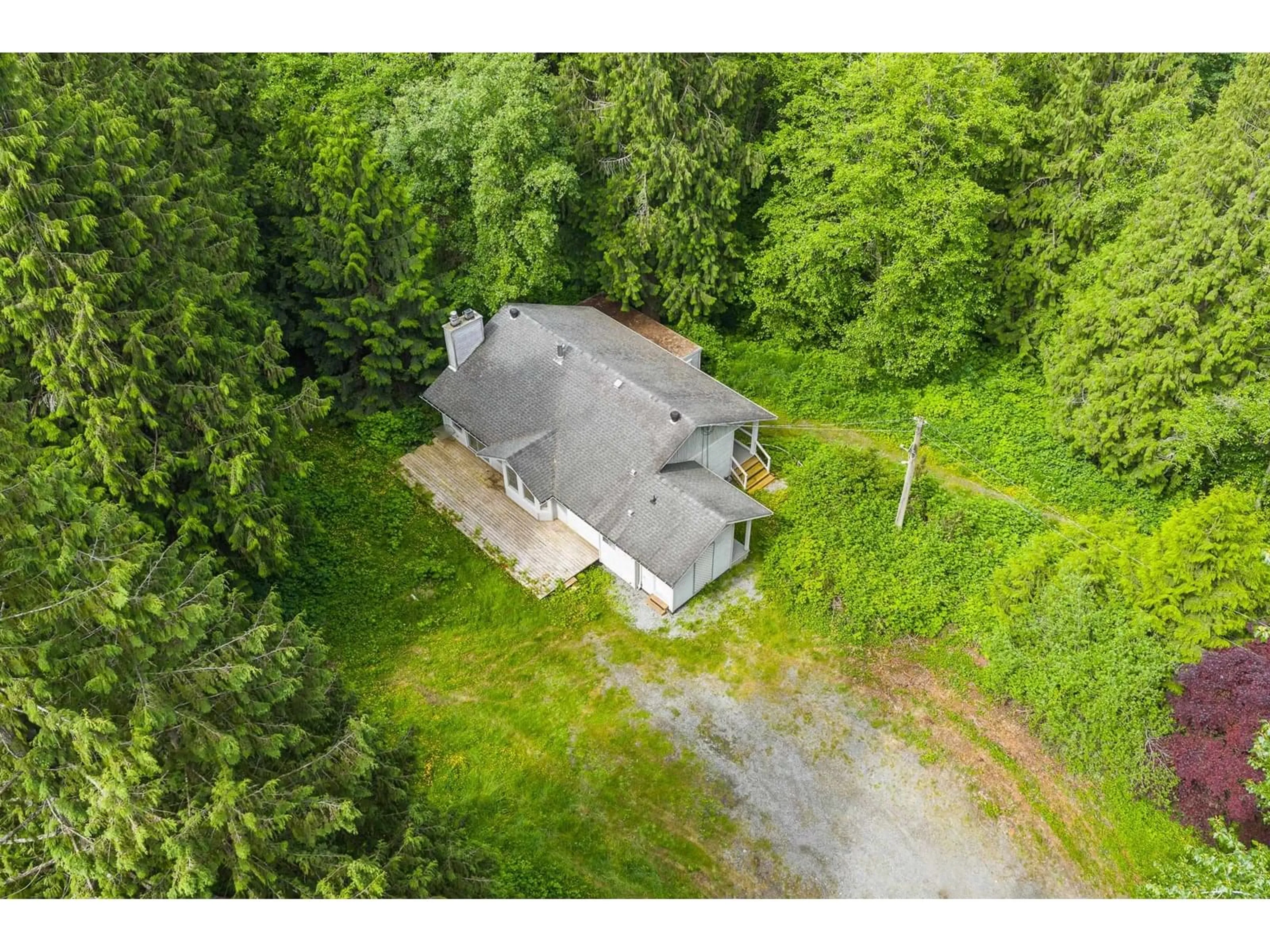 A pic from outside/outdoor area/front of a property/back of a property/a pic from drone, unknown for 9232 FARRINGTON, Mission British Columbia V4S1J6