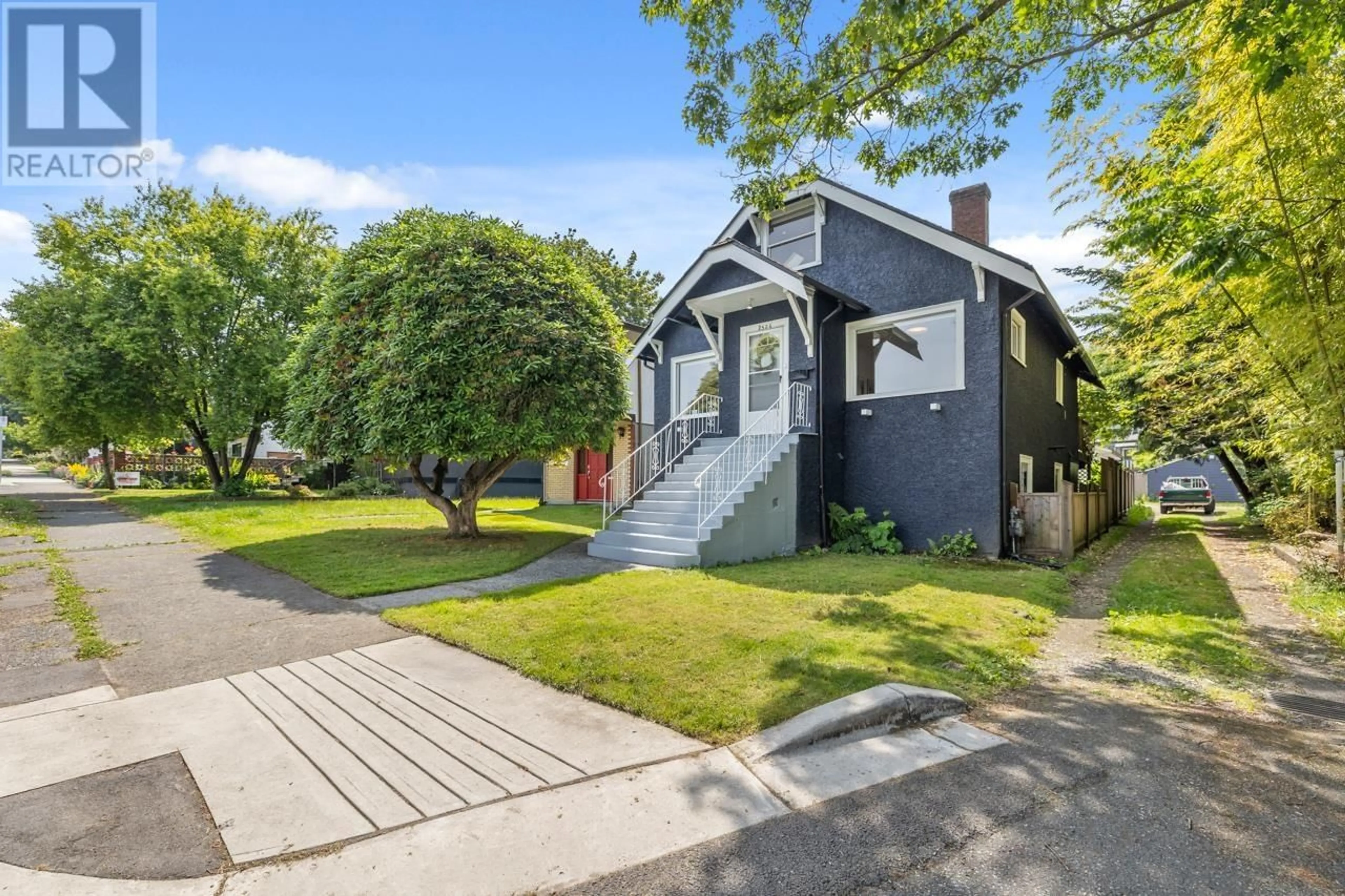 Home with vinyl exterior material, street for 2506 TRIUMPH STREET, Vancouver British Columbia V5K1S8