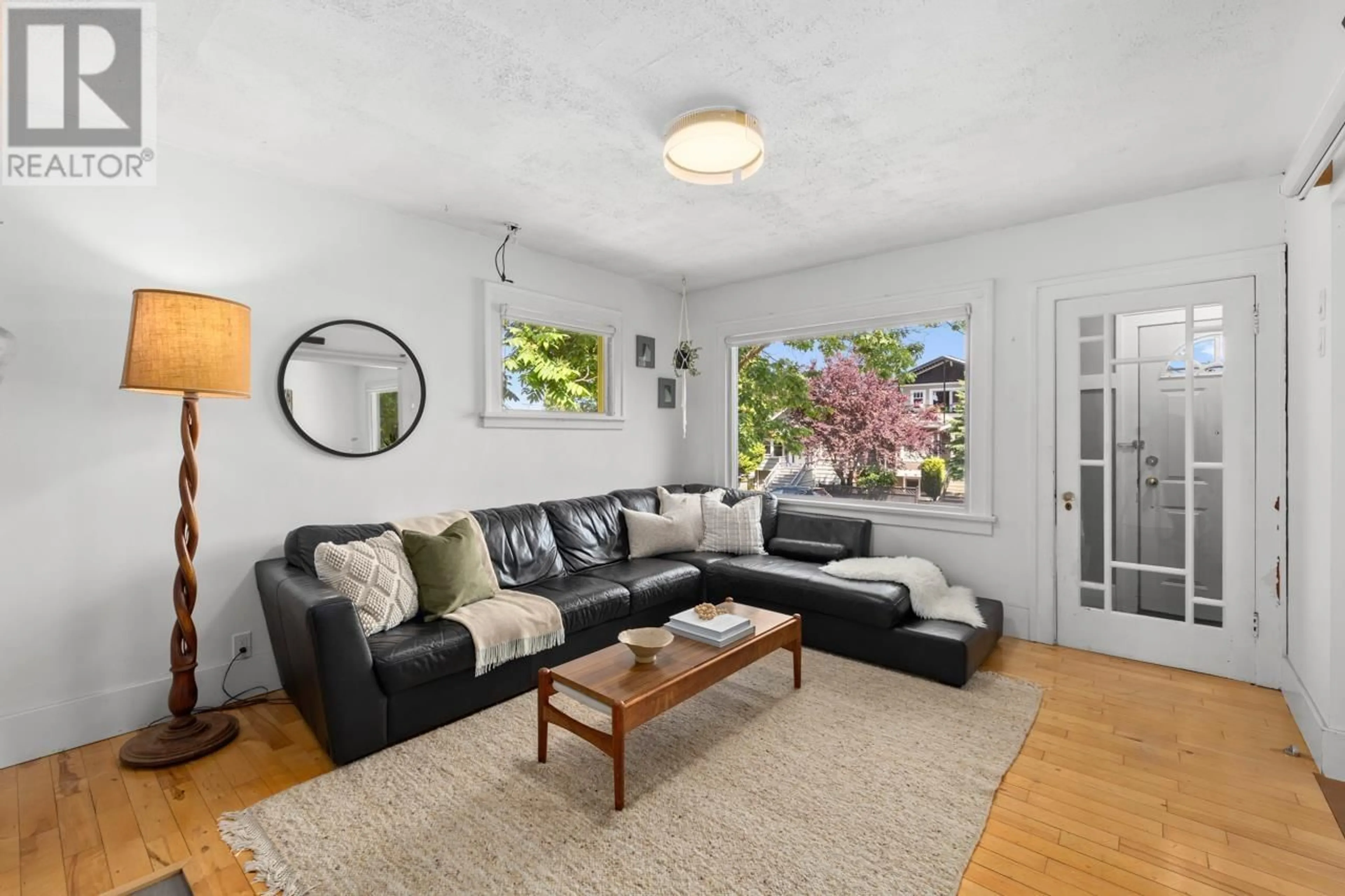 Living room with furniture, unknown for 2506 TRIUMPH STREET, Vancouver British Columbia V5K1S8