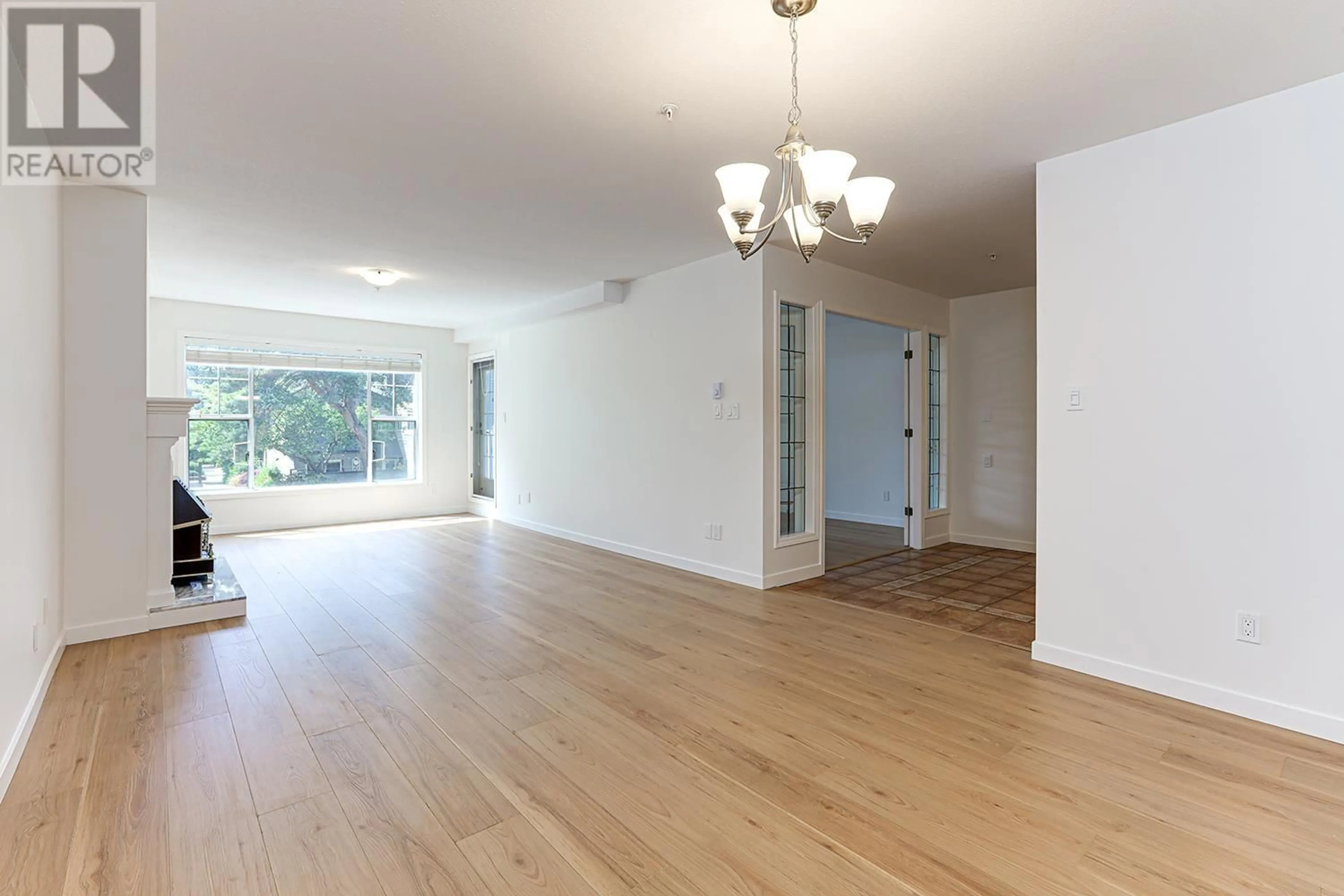 A pic of a room for 201 - 1150 54A STREET, Delta British Columbia V4M4B5