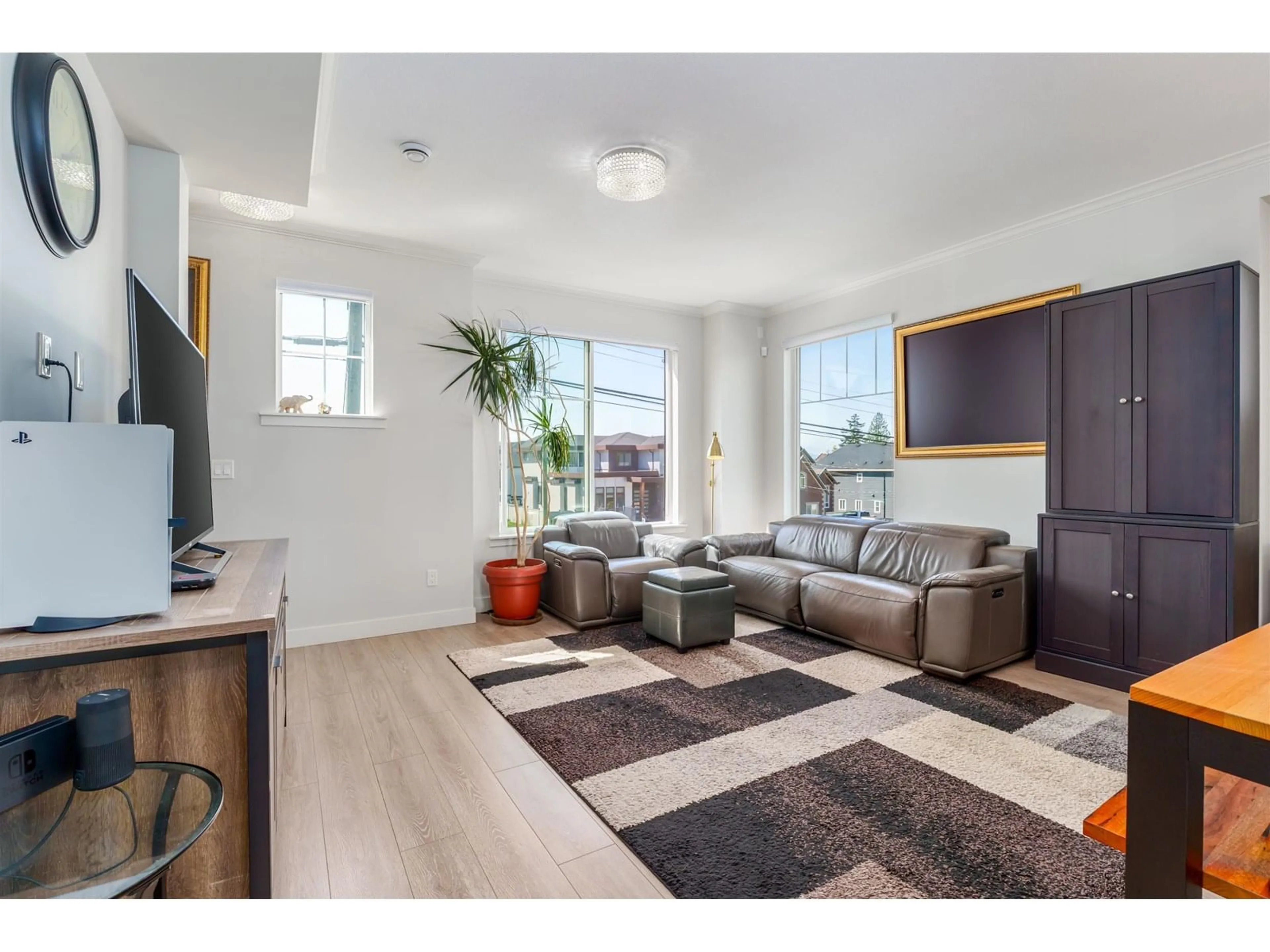 Living room with furniture, unknown for 107 - 6030 142, Surrey British Columbia V3X0J5