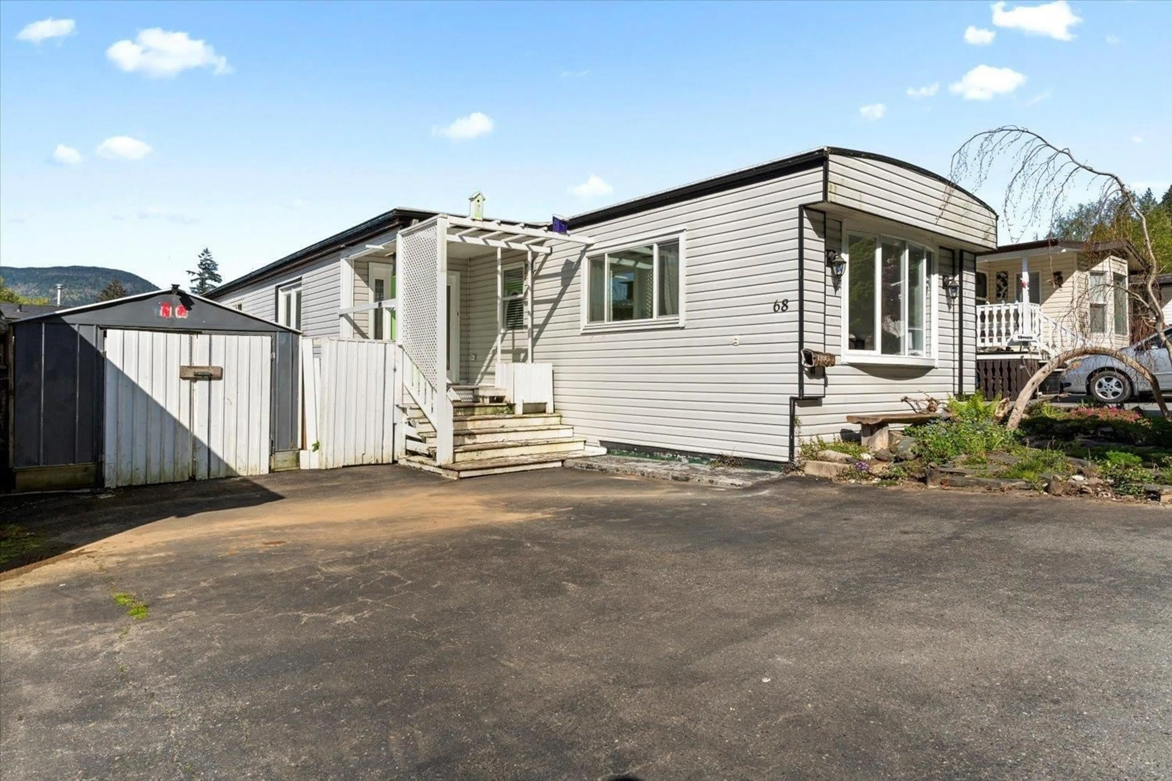 Home with vinyl exterior material, street for 68 - 46511 CHILLIWACK LAKE ROAD, Chilliwack British Columbia V2R3S3