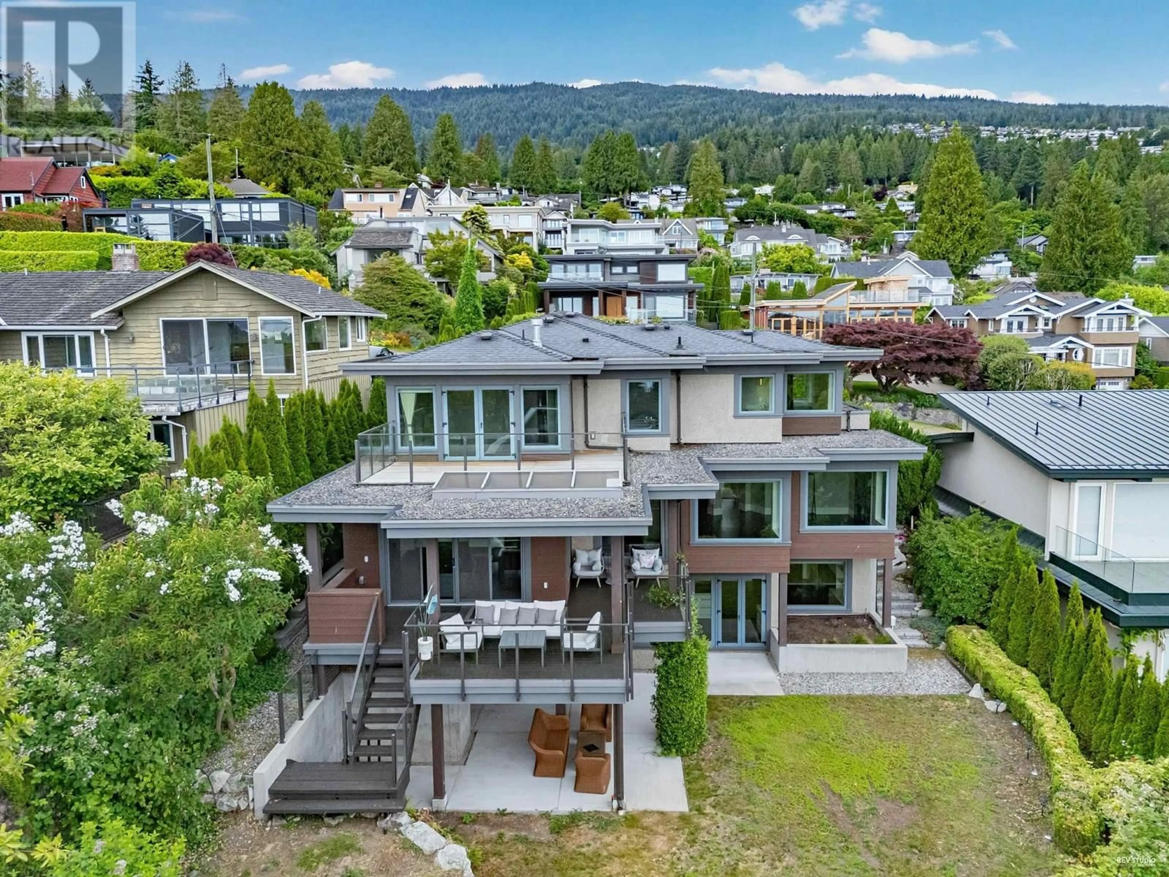 A pic from outside/outdoor area/front of a property/back of a property/a pic from drone, mountain view for 2548 MATHERS AVENUE, West Vancouver British Columbia V7V2J1
