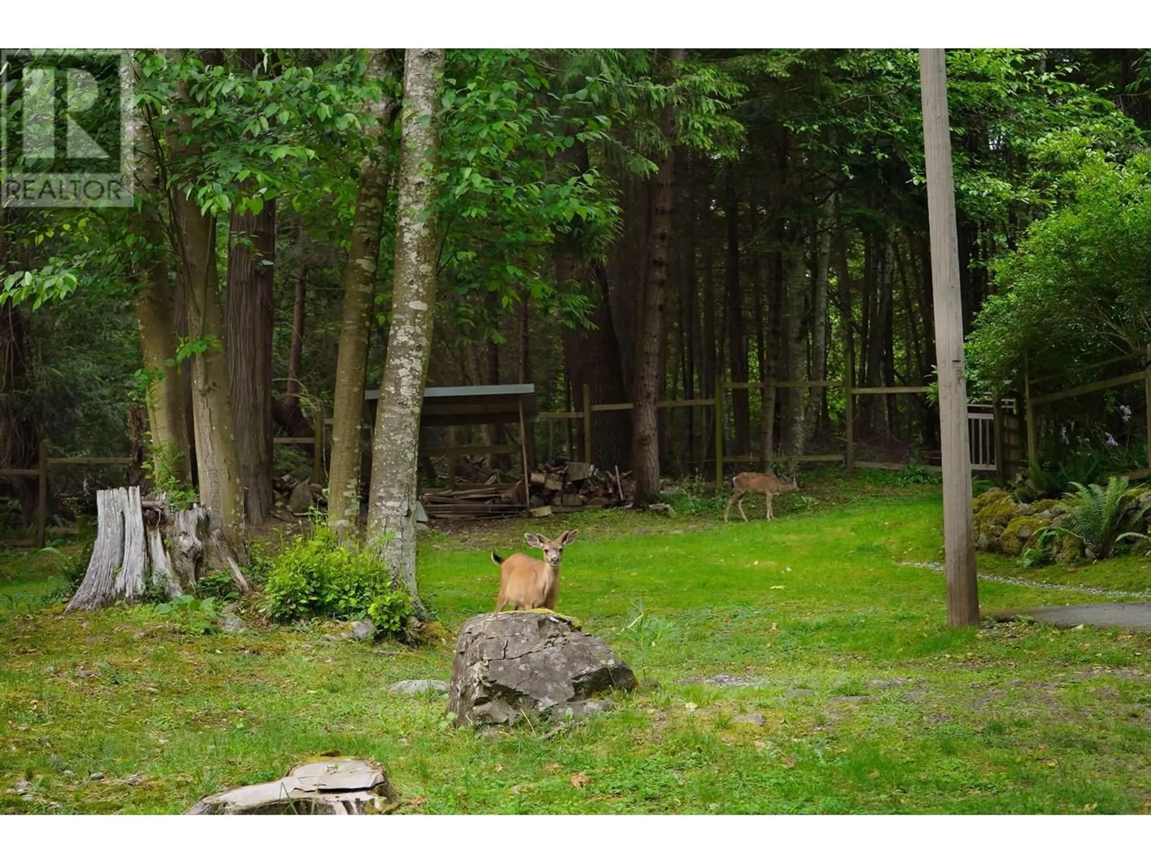 Patio, forest/trees view for 733 WINDJAMMER ROAD, Bowen Island British Columbia V0N1G2
