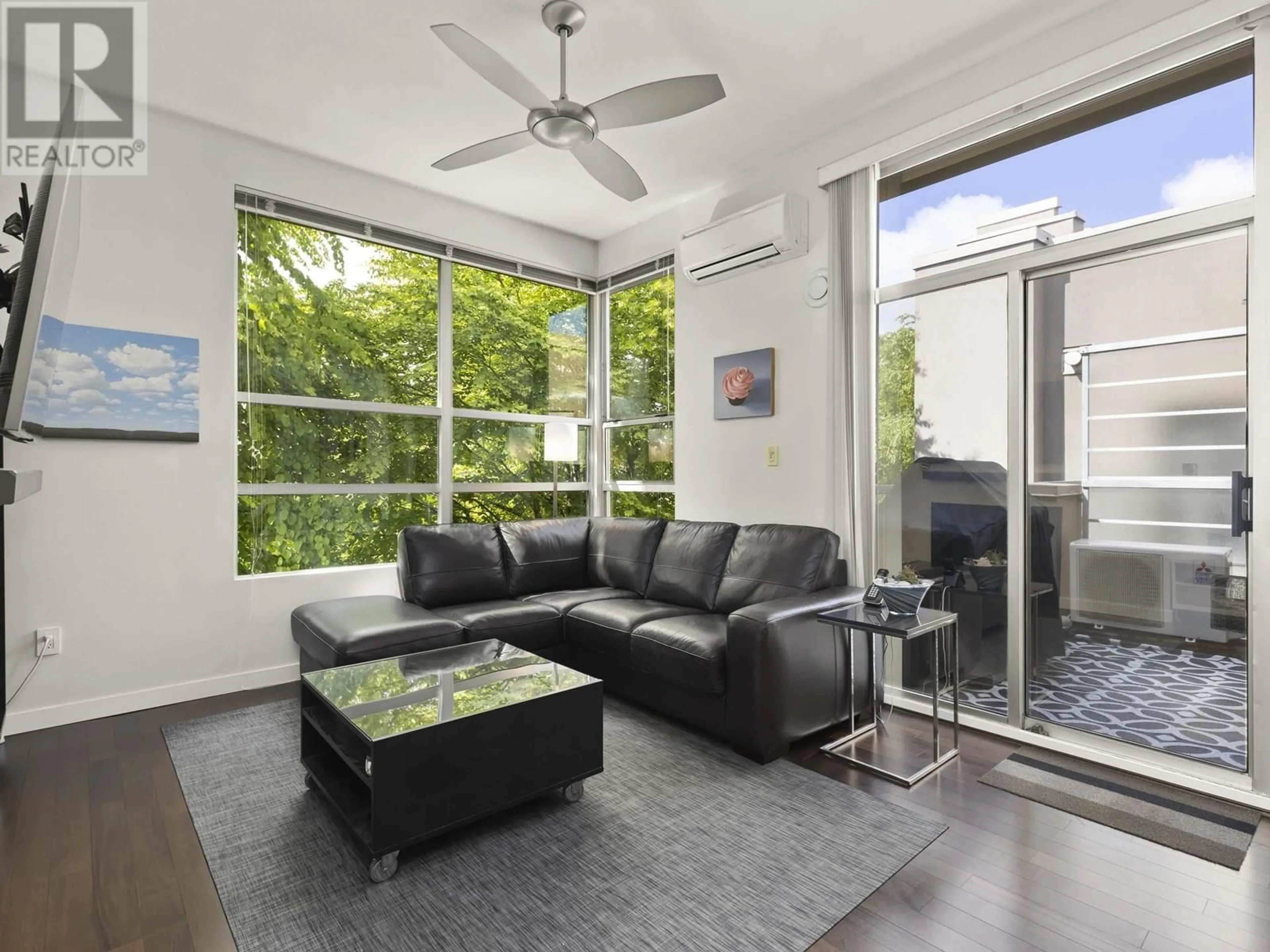 Living room with furniture, unknown for 406 - 3023 4TH AVENUE, Vancouver British Columbia V6K1R5