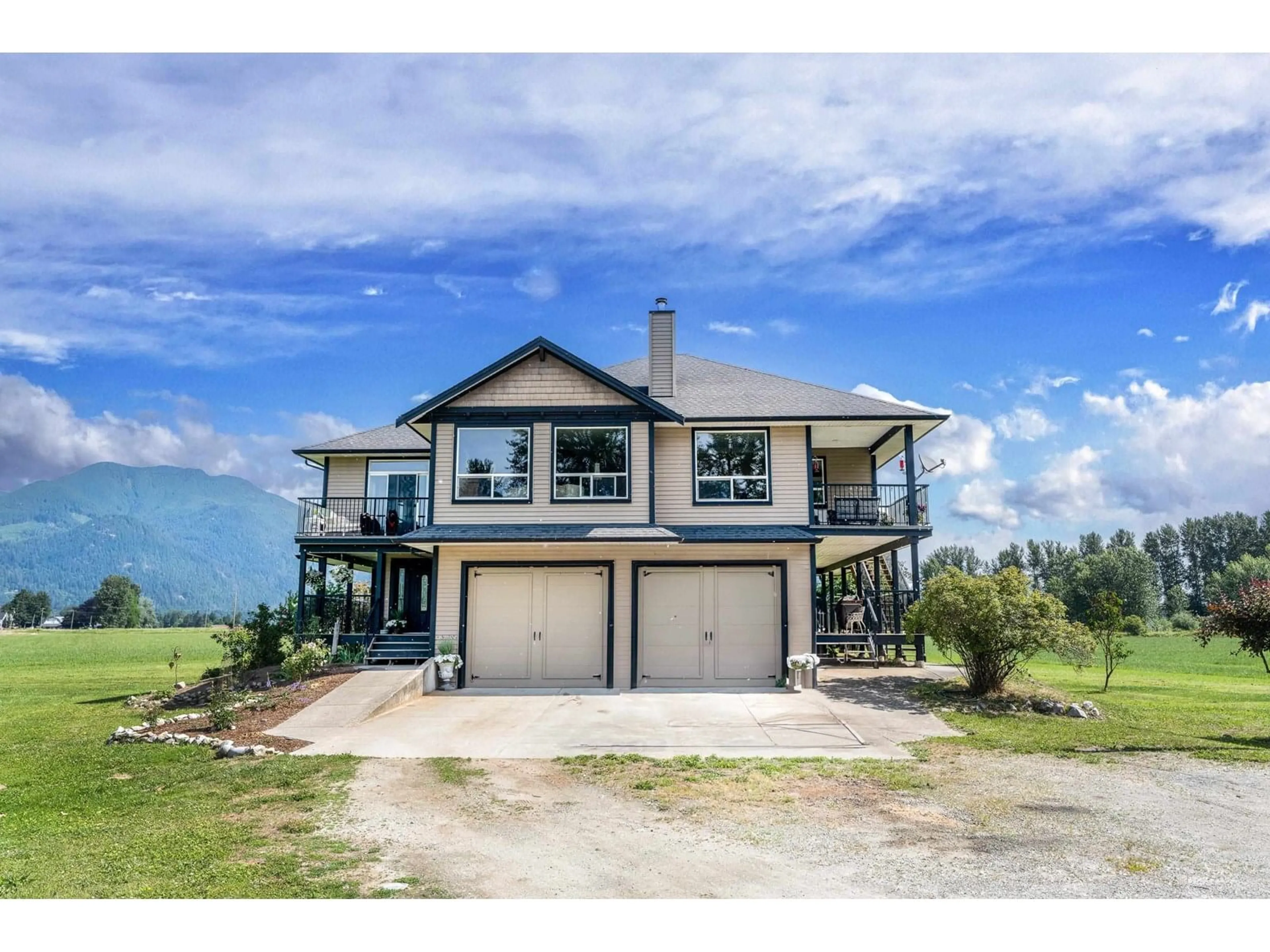 A pic from outside/outdoor area/front of a property/back of a property/a pic from drone, mountain view for 41525 BOVINGTON, Mission British Columbia V0M1G0