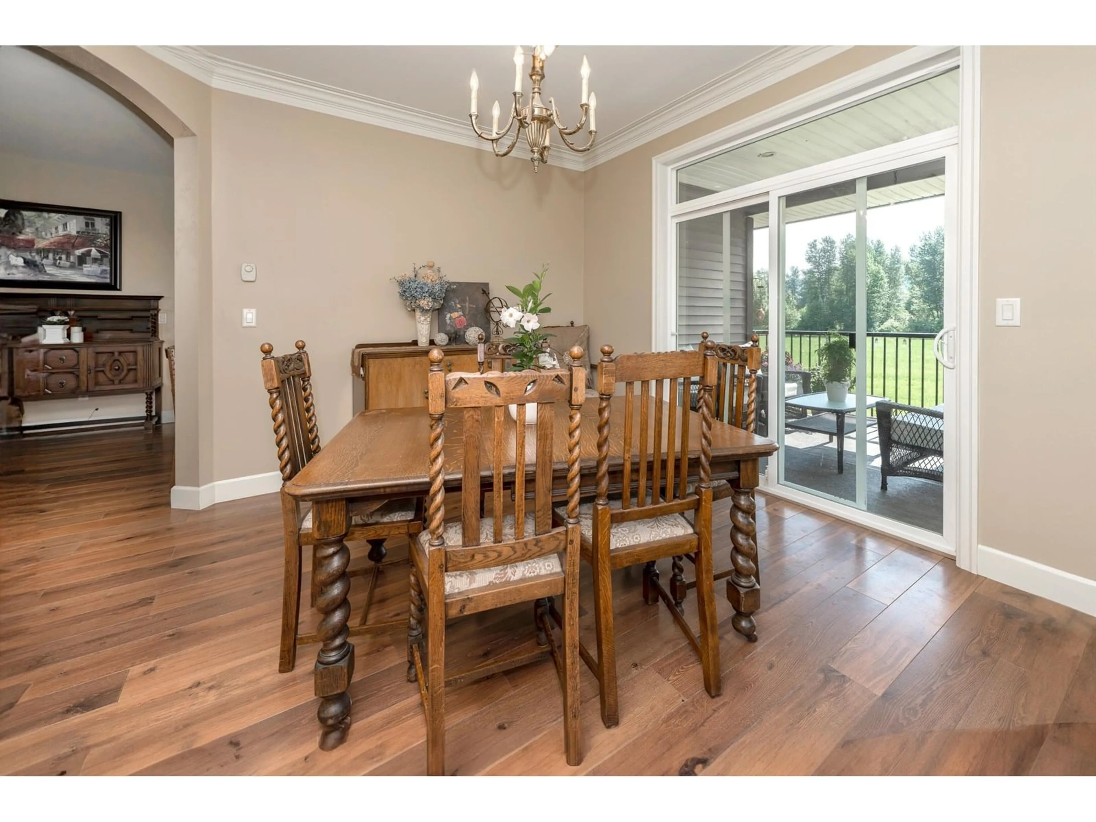 Dining room, wood/laminate floor for 41525 BOVINGTON, Mission British Columbia V0M1G0