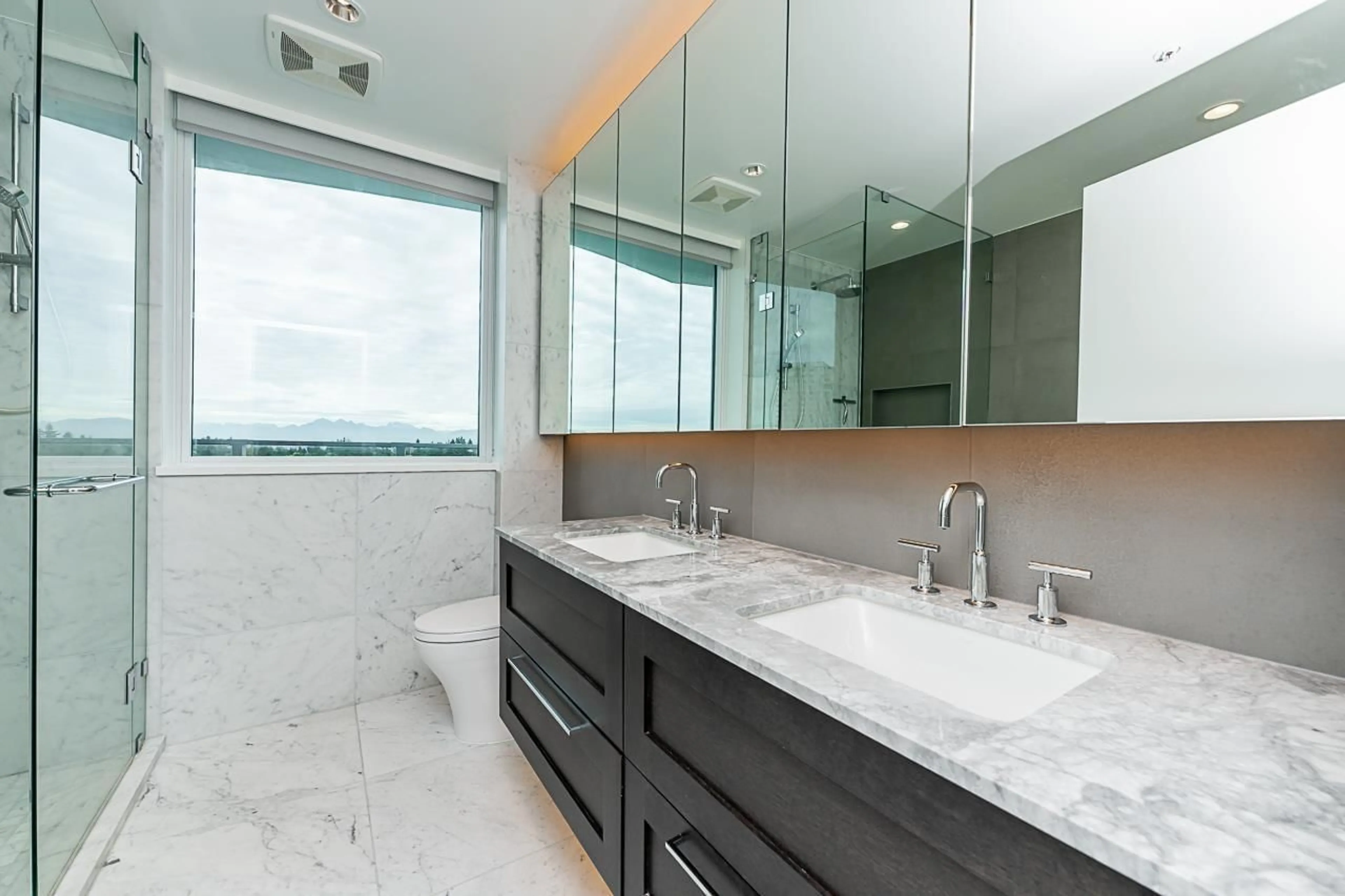 Contemporary bathroom, ceramic/tile floor for 1201 - 1501 FOSTER, White Rock British Columbia V4B0C3