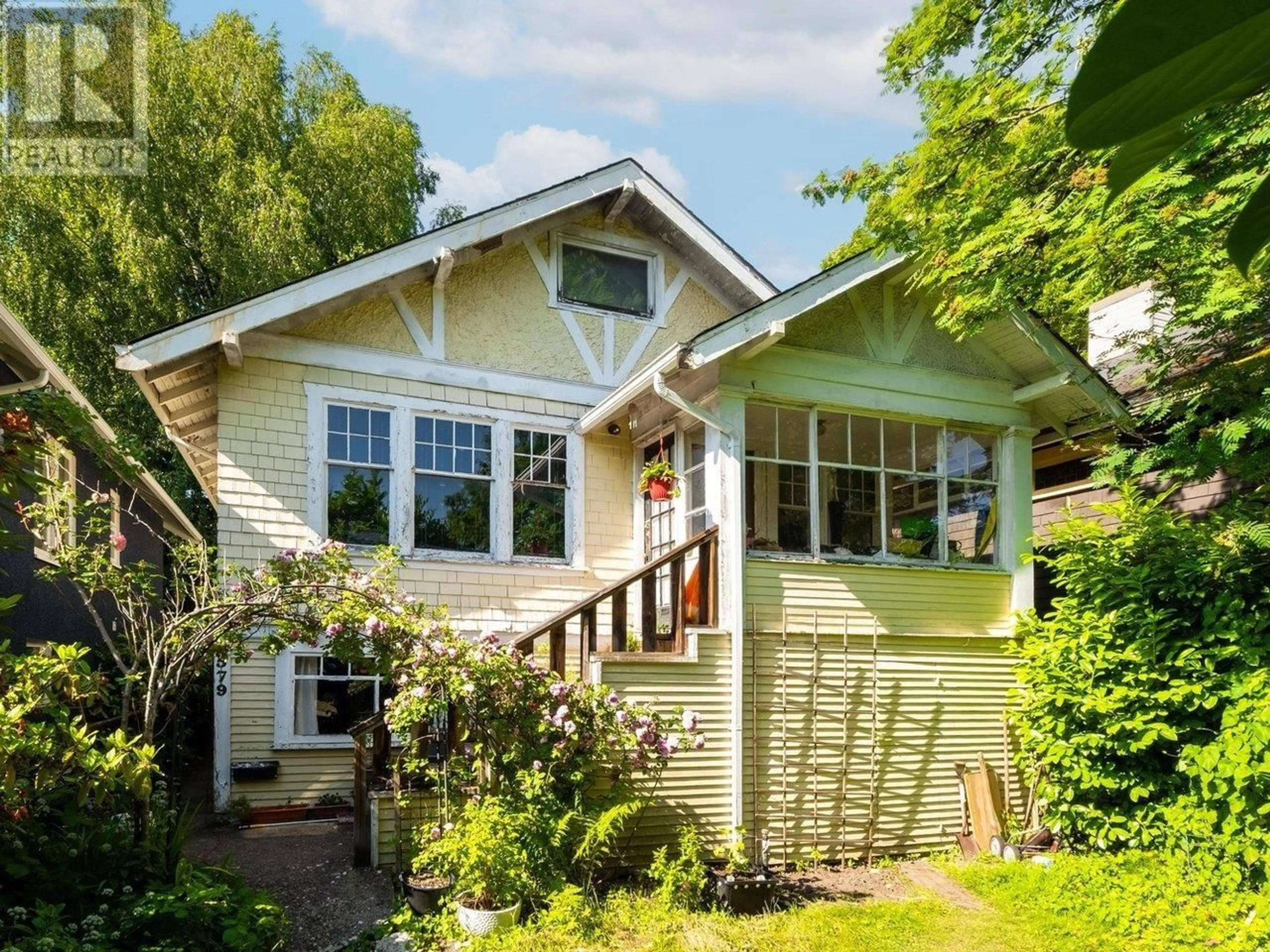 Home with vinyl exterior material, street for 4579 11TH AVENUE, Vancouver British Columbia V6R2M5