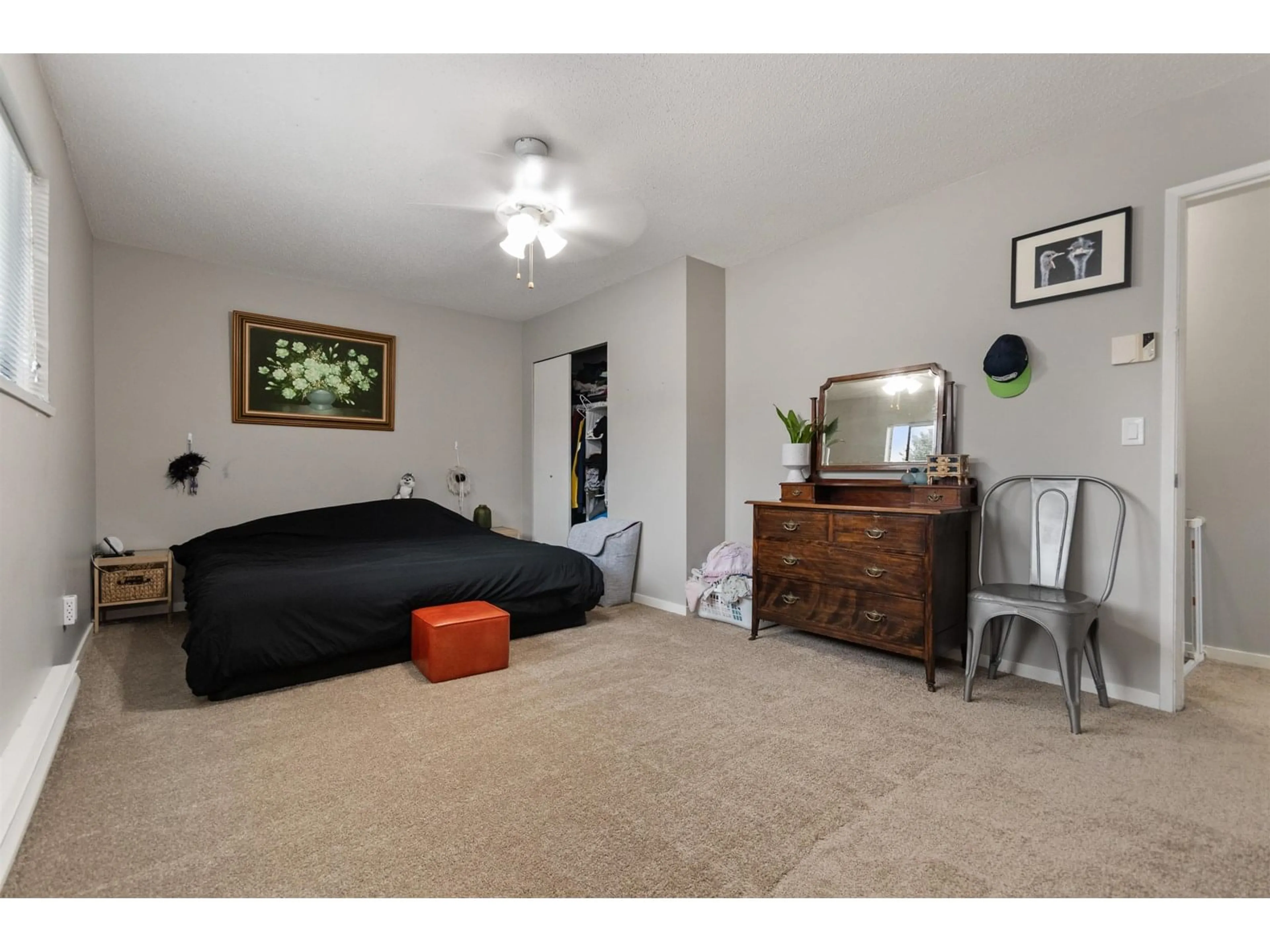 Living room with furniture, unknown for 8930 WALTERS STREET, Chilliwack British Columbia V2P6X3