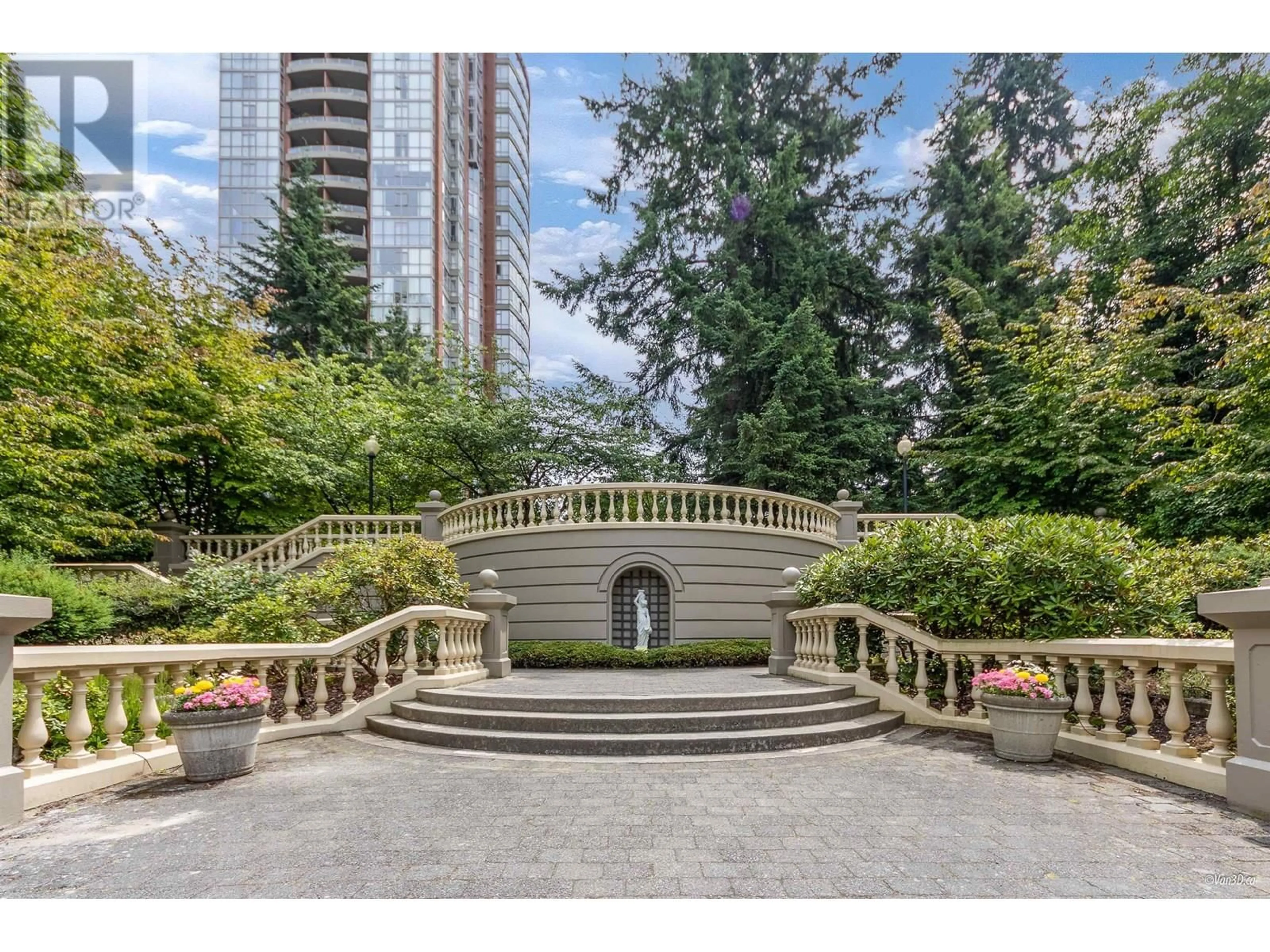 Patio, unknown for 407 - 7388 SANDBORNE AVENUE, Burnaby British Columbia V3N5C4