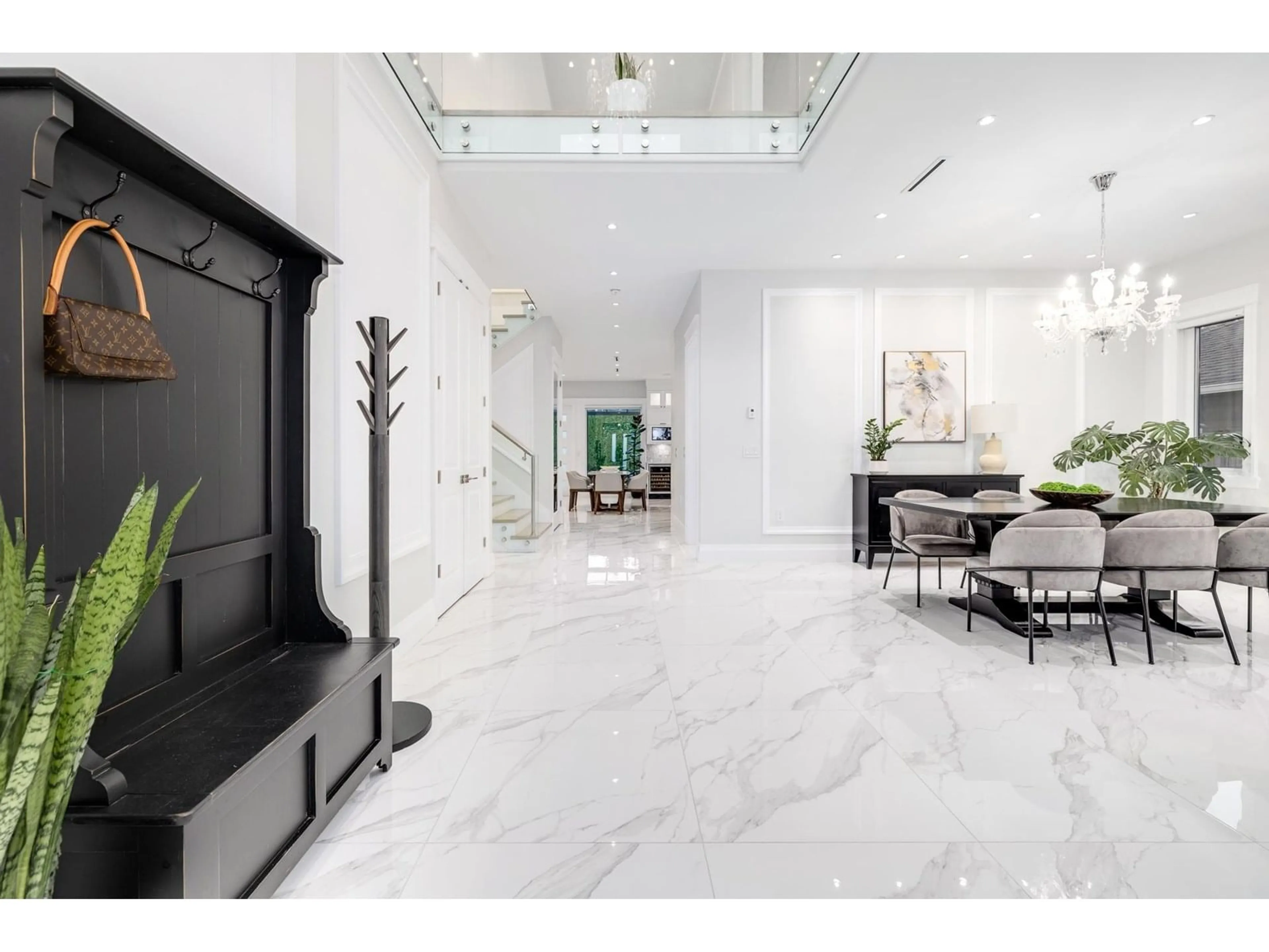 Indoor foyer for 1710 143B, Surrey British Columbia V4A6L6
