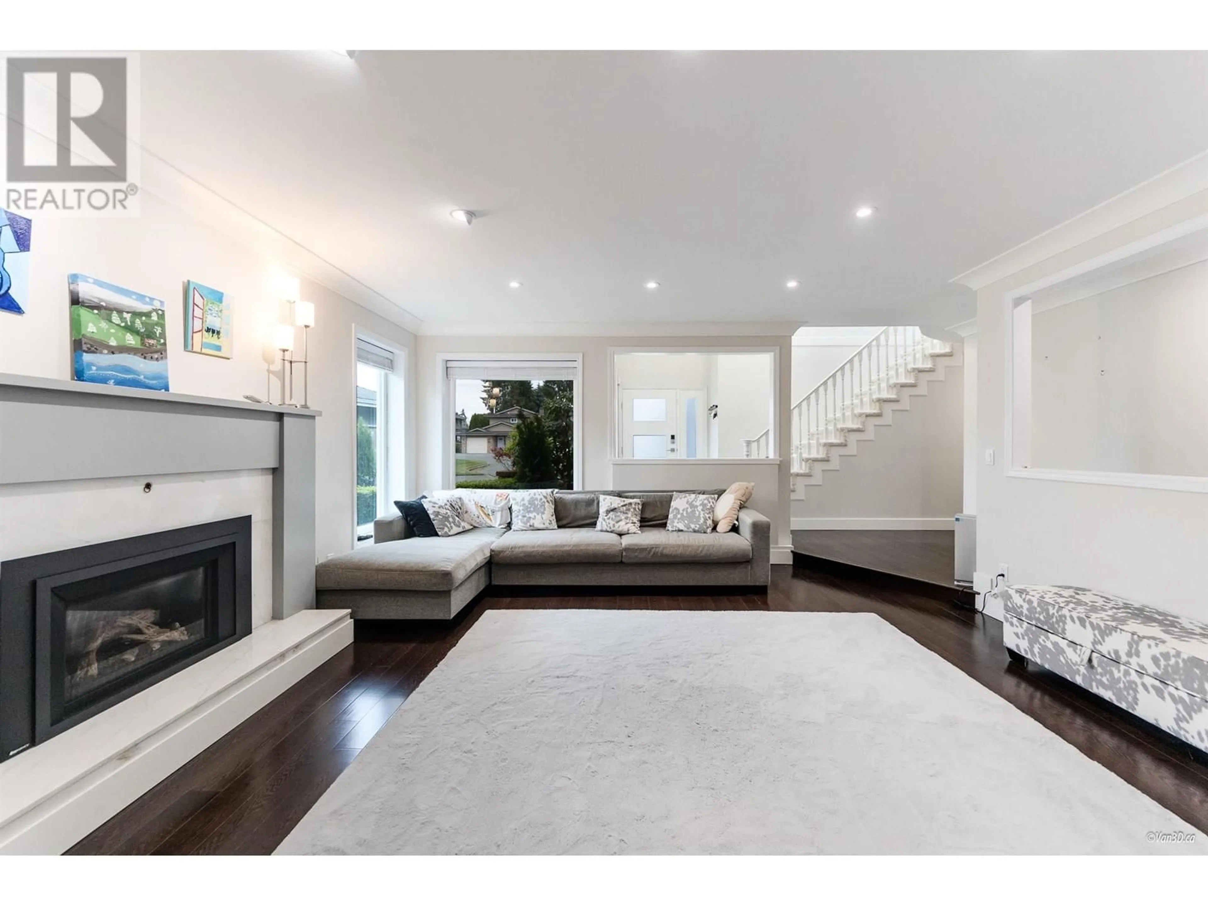 Living room with furniture, unknown for 4266 FORTUNE AVENUE, Richmond British Columbia V7E5P7