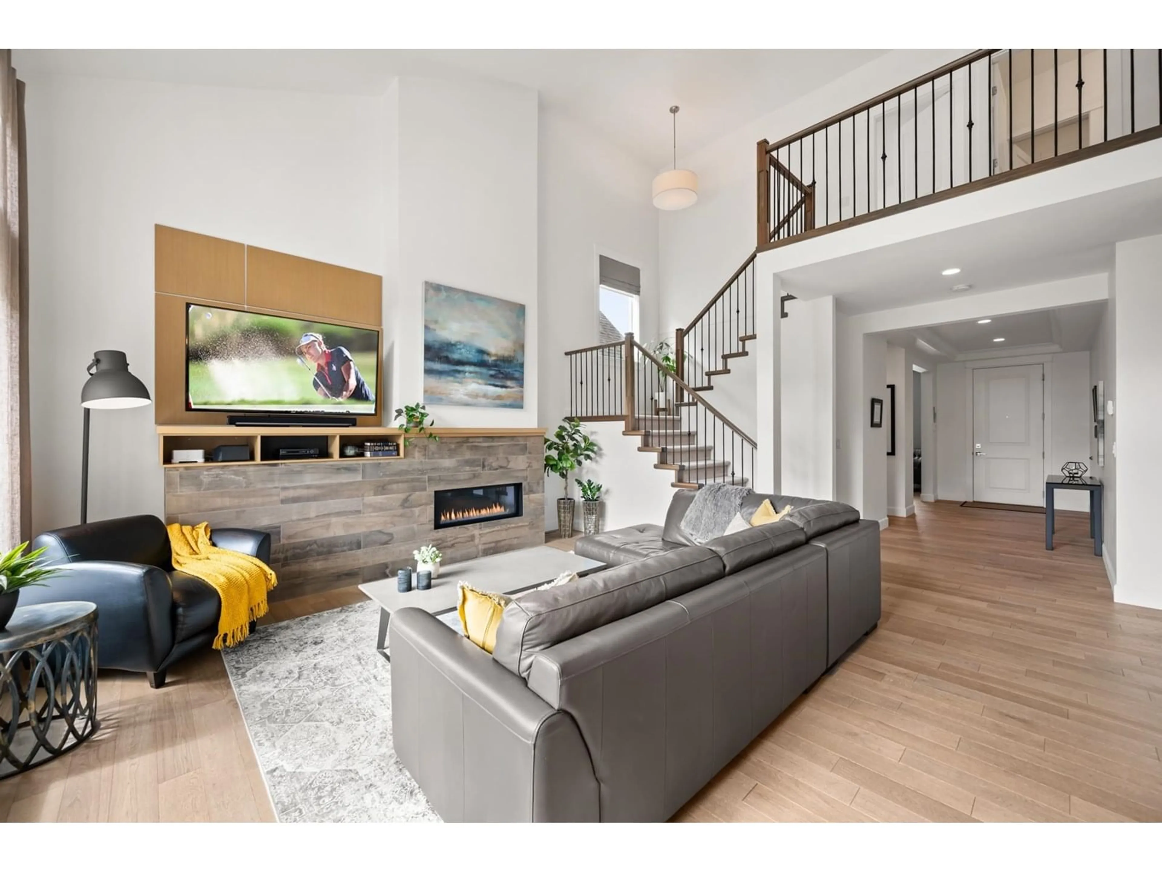 Living room with furniture, unknown for 16758 22A, Surrey British Columbia V3Z0M7