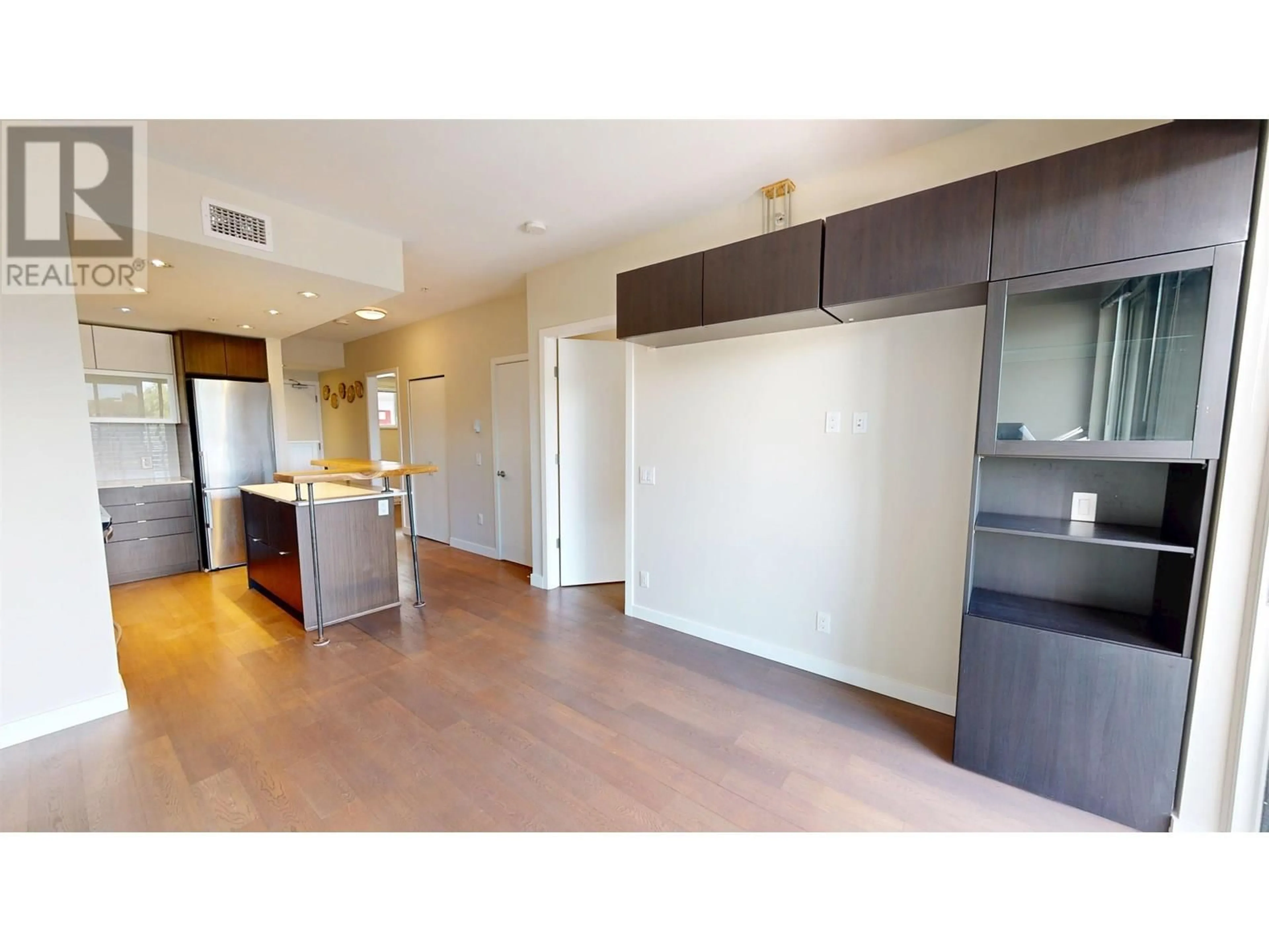 Open concept kitchen, unknown for 312 - 688 19TH AVENUE, Vancouver British Columbia V5V1K2