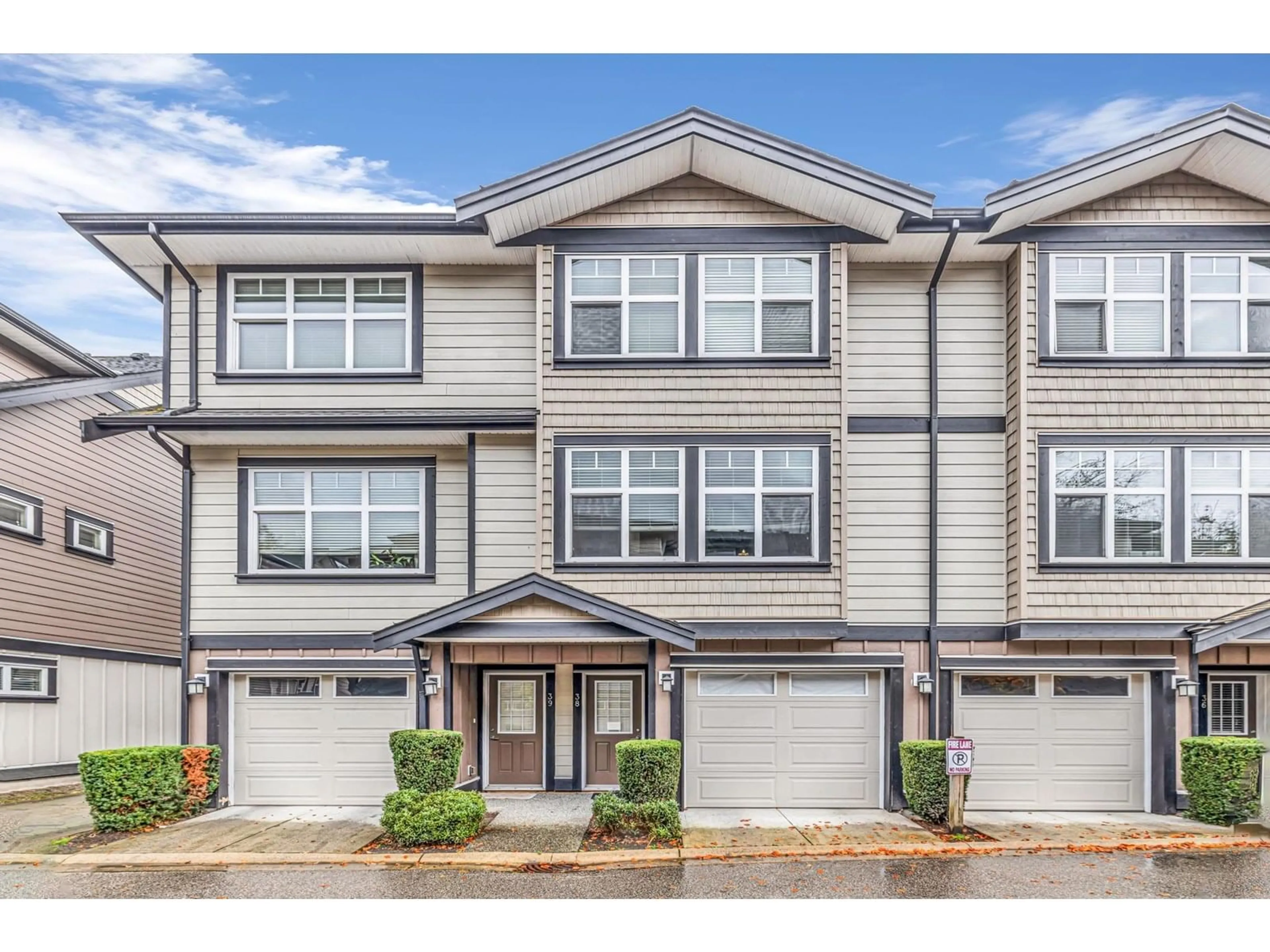 Home with vinyl exterior material, street for 38 - 6350 142, Surrey British Columbia V3X1B8