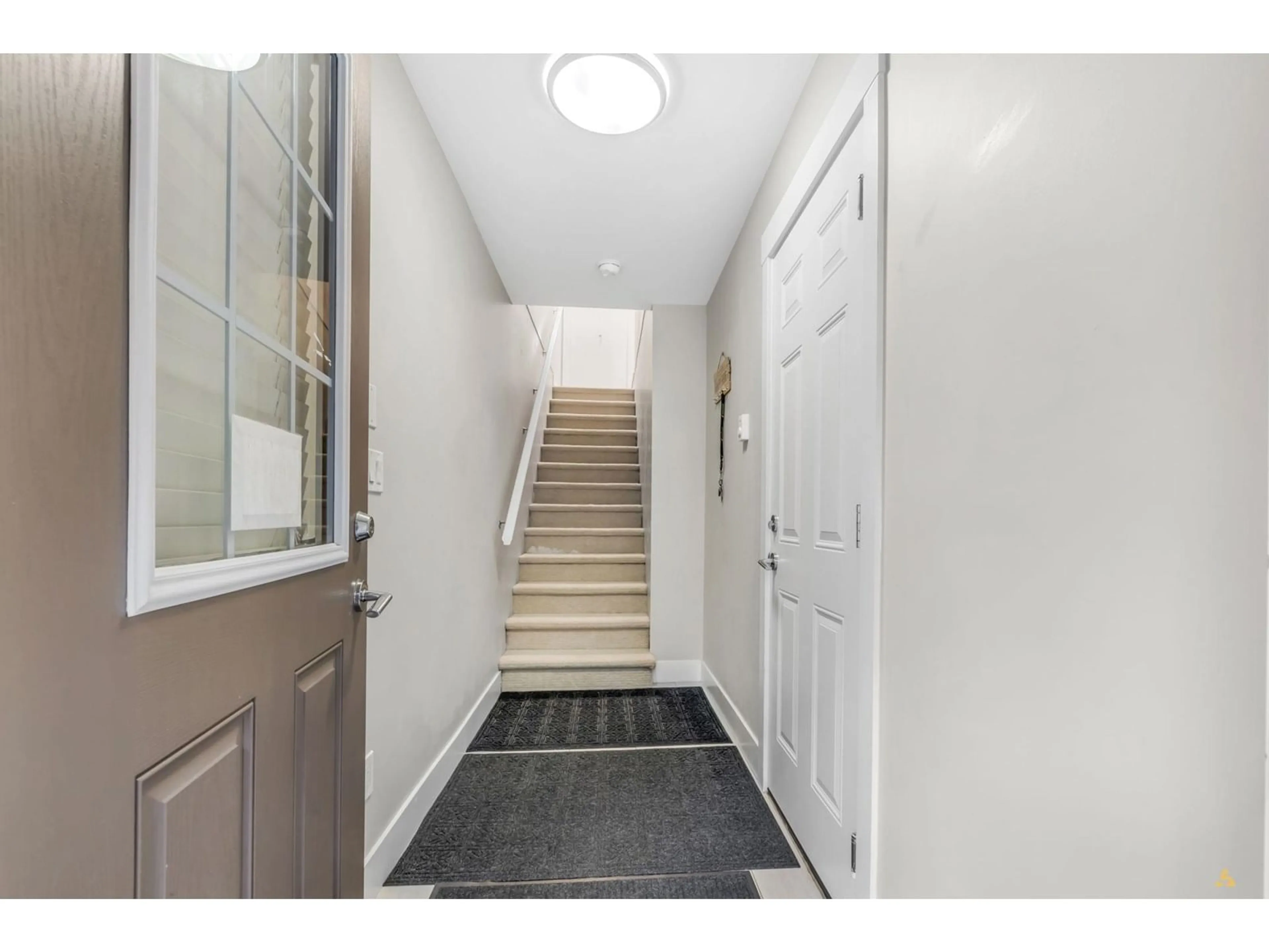 Indoor entryway for 38 - 6350 142, Surrey British Columbia V3X1B8