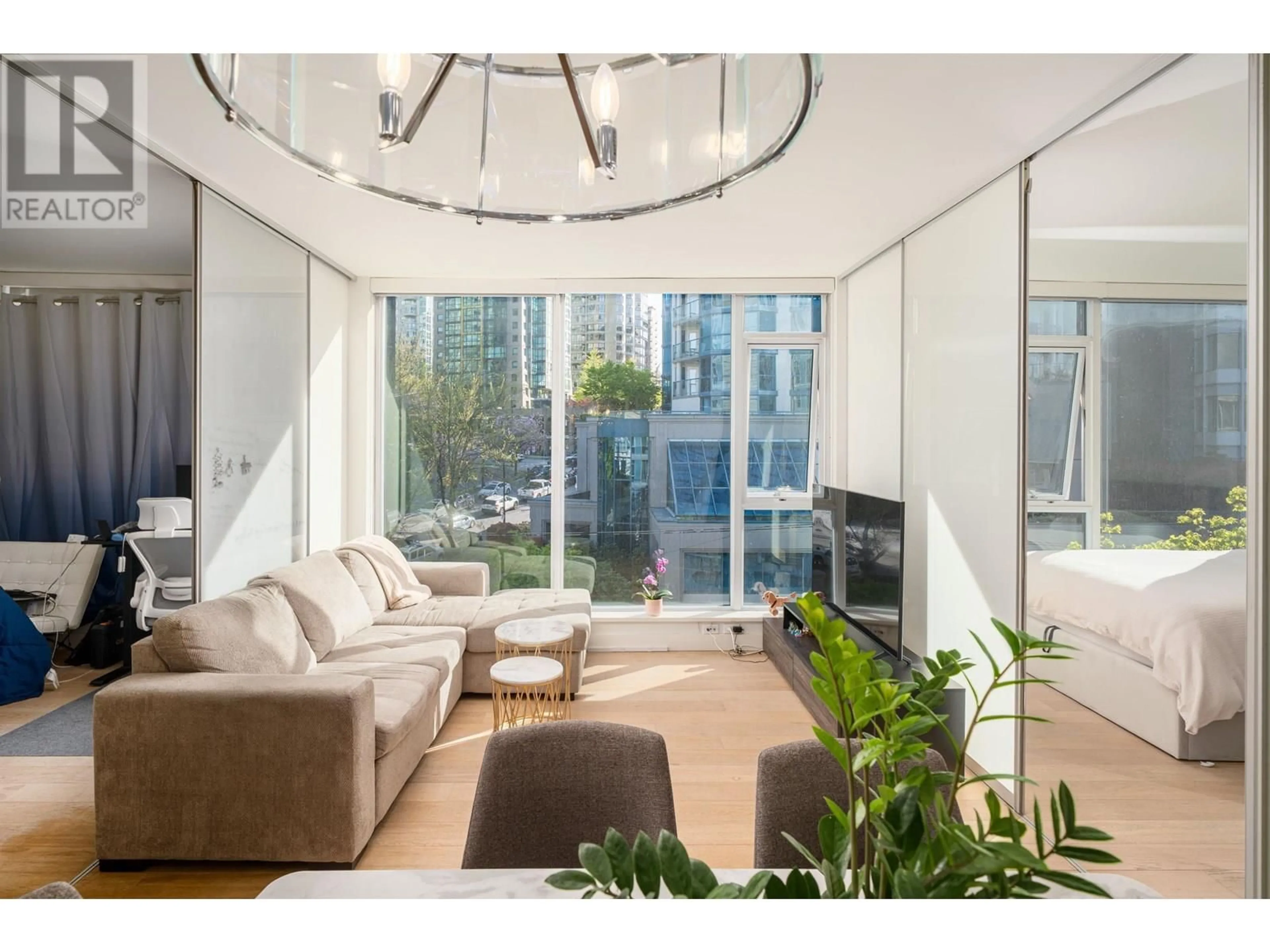Living room with furniture, unknown for 403 - 1409 PENDER STREET, Vancouver British Columbia V6G2S3