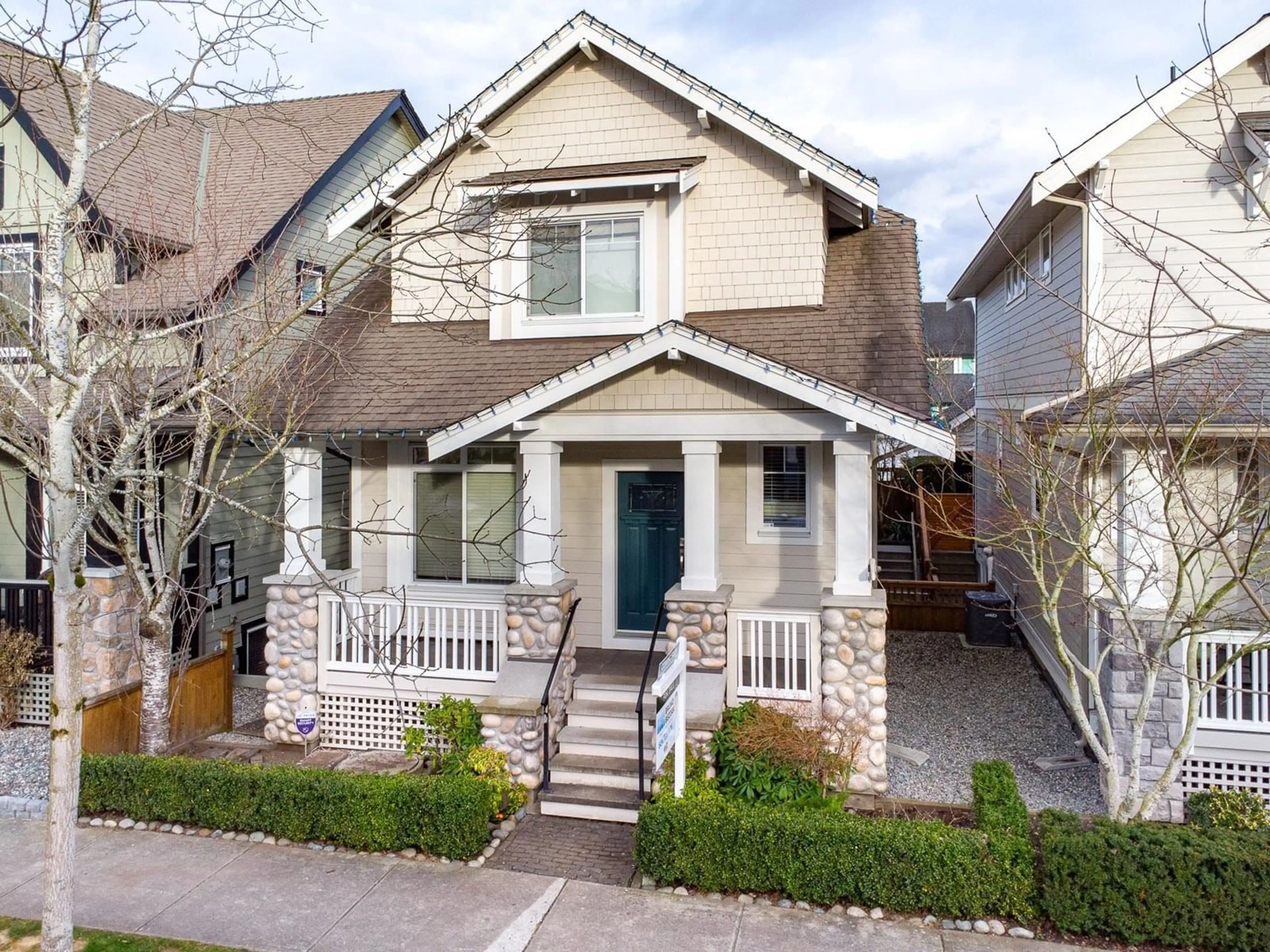 Home with vinyl exterior material, street for 156 172A, Surrey British Columbia V3Z9P9