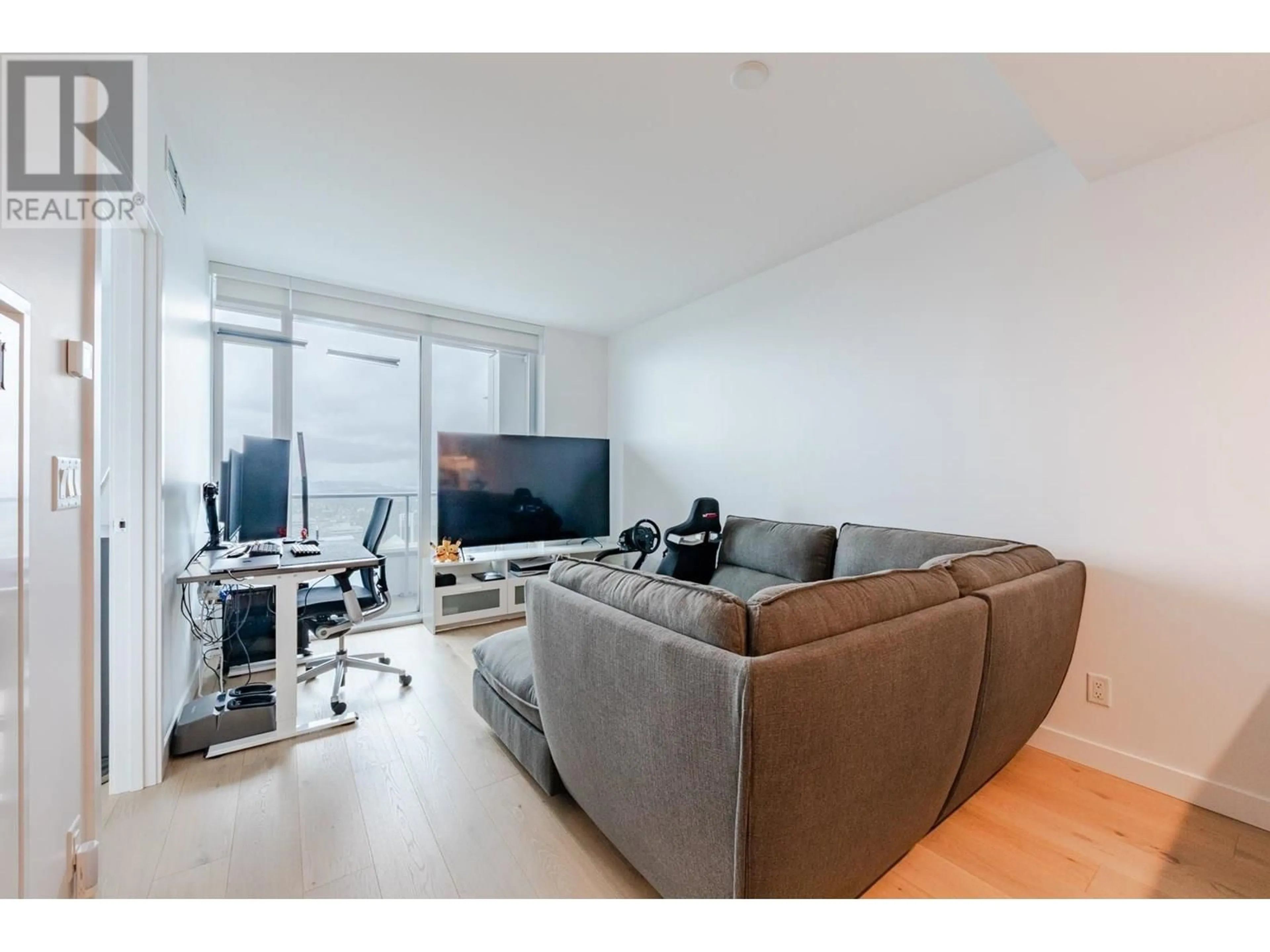Living room with furniture, unknown for 3905 - 6000 MCKAY AVENUE, Burnaby British Columbia V5H0K2