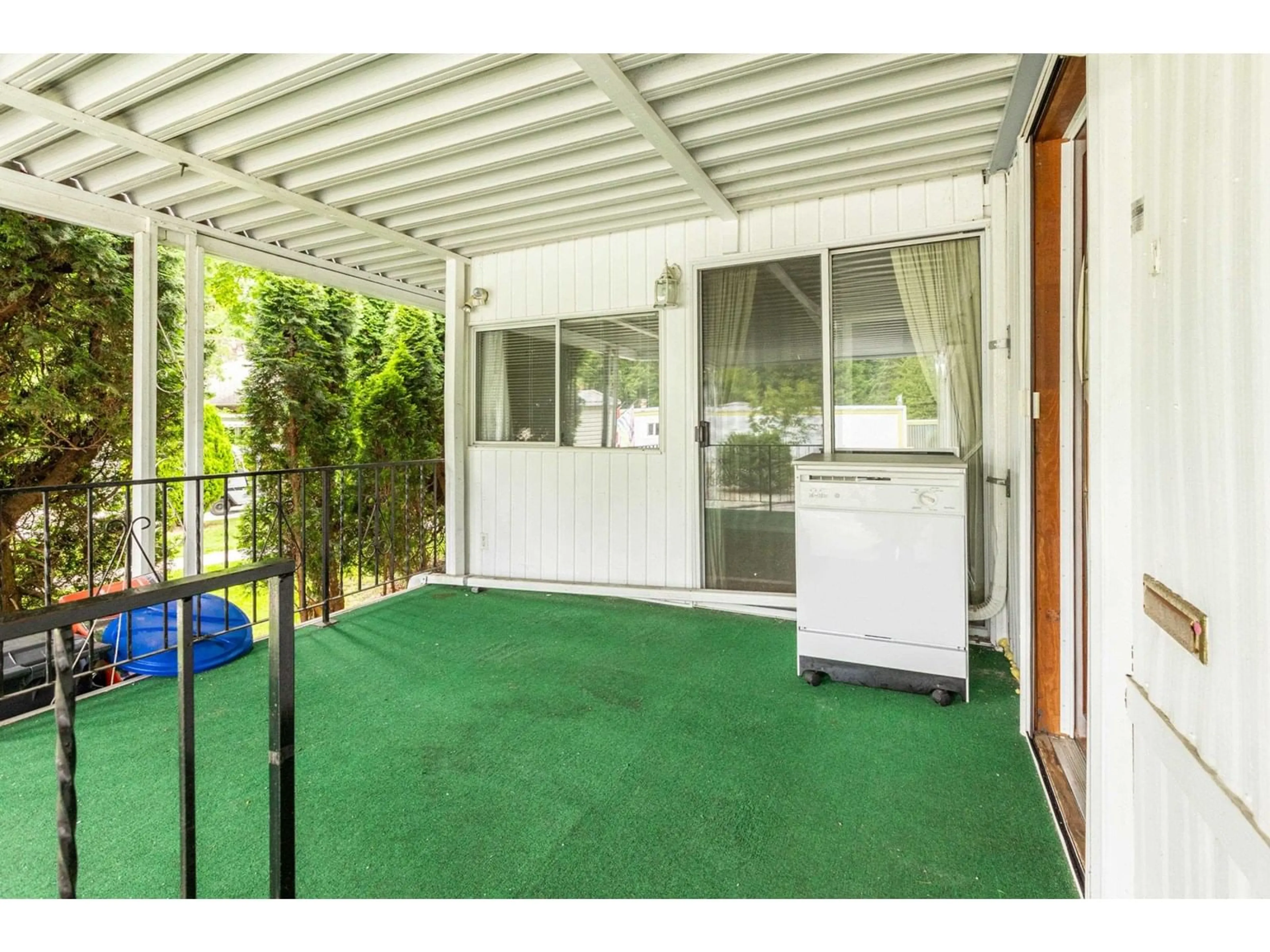 Patio, street for 232 - 1840 160, Surrey British Columbia V4A4X4