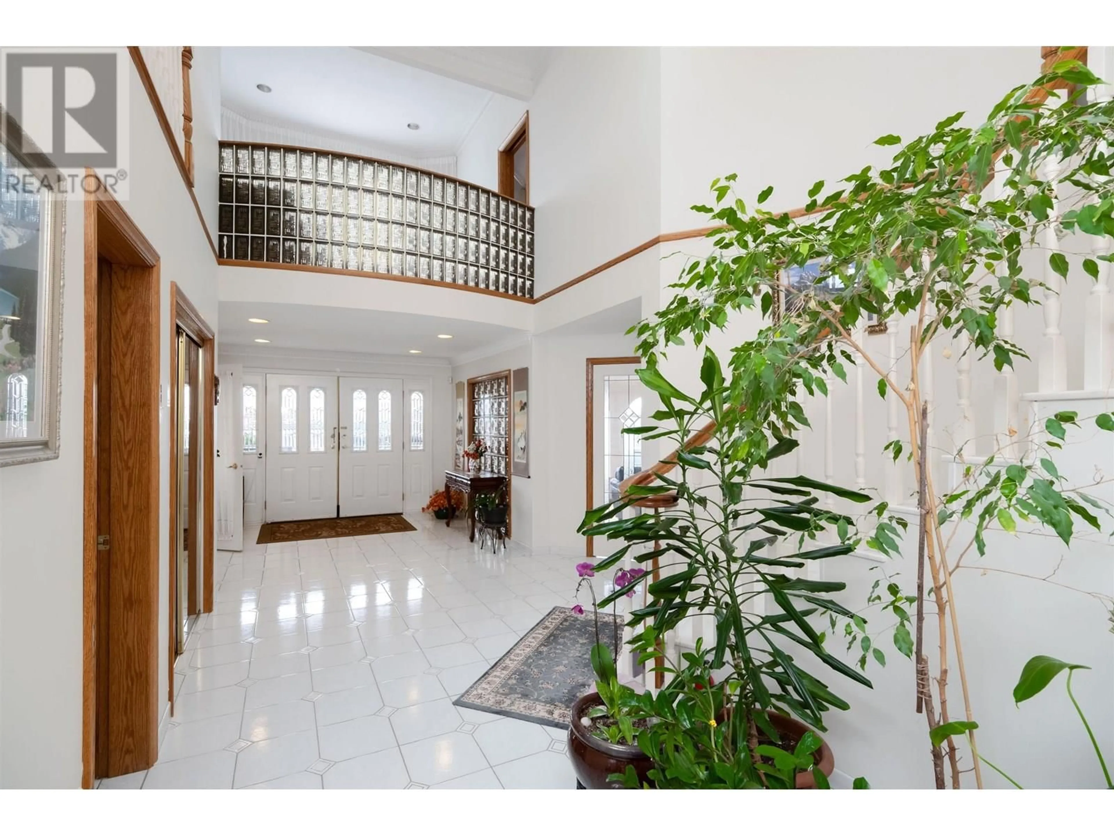 Indoor foyer for 2248 SICAMOUS AVENUE, Coquitlam British Columbia V3K6R9