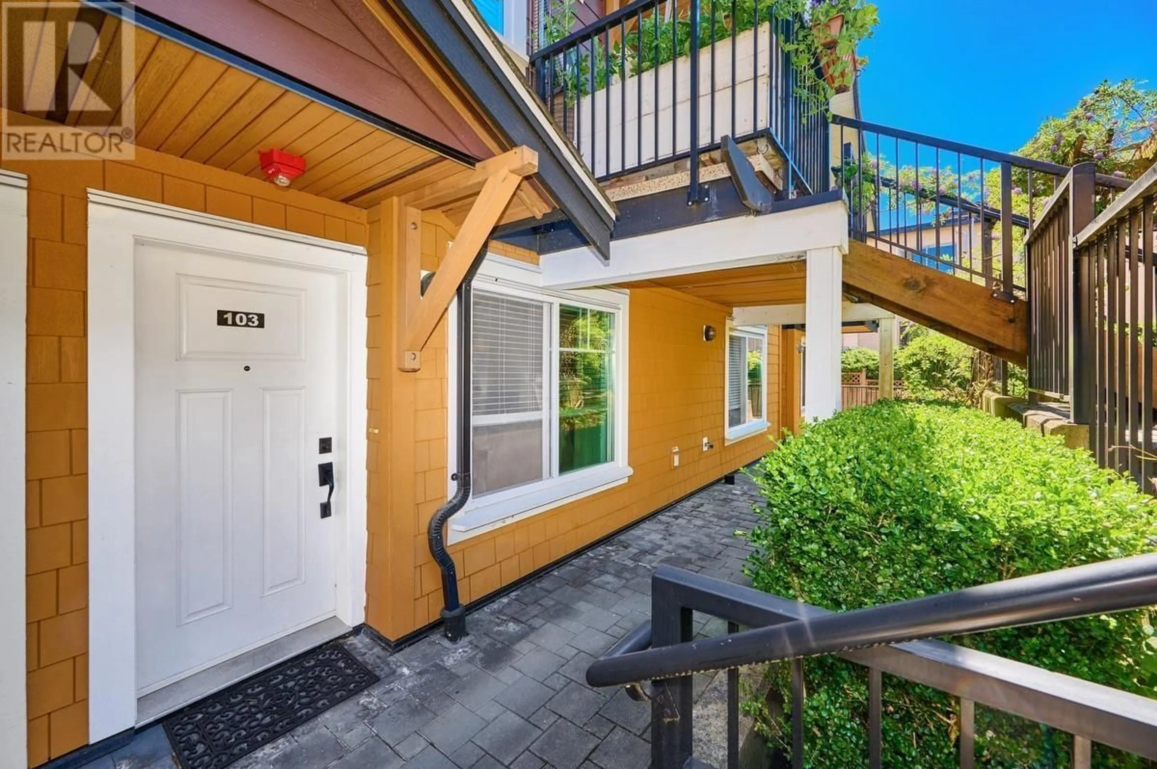 Unknown for 103 - 423 EIGHTH STREET, New Westminster British Columbia V3M3R5