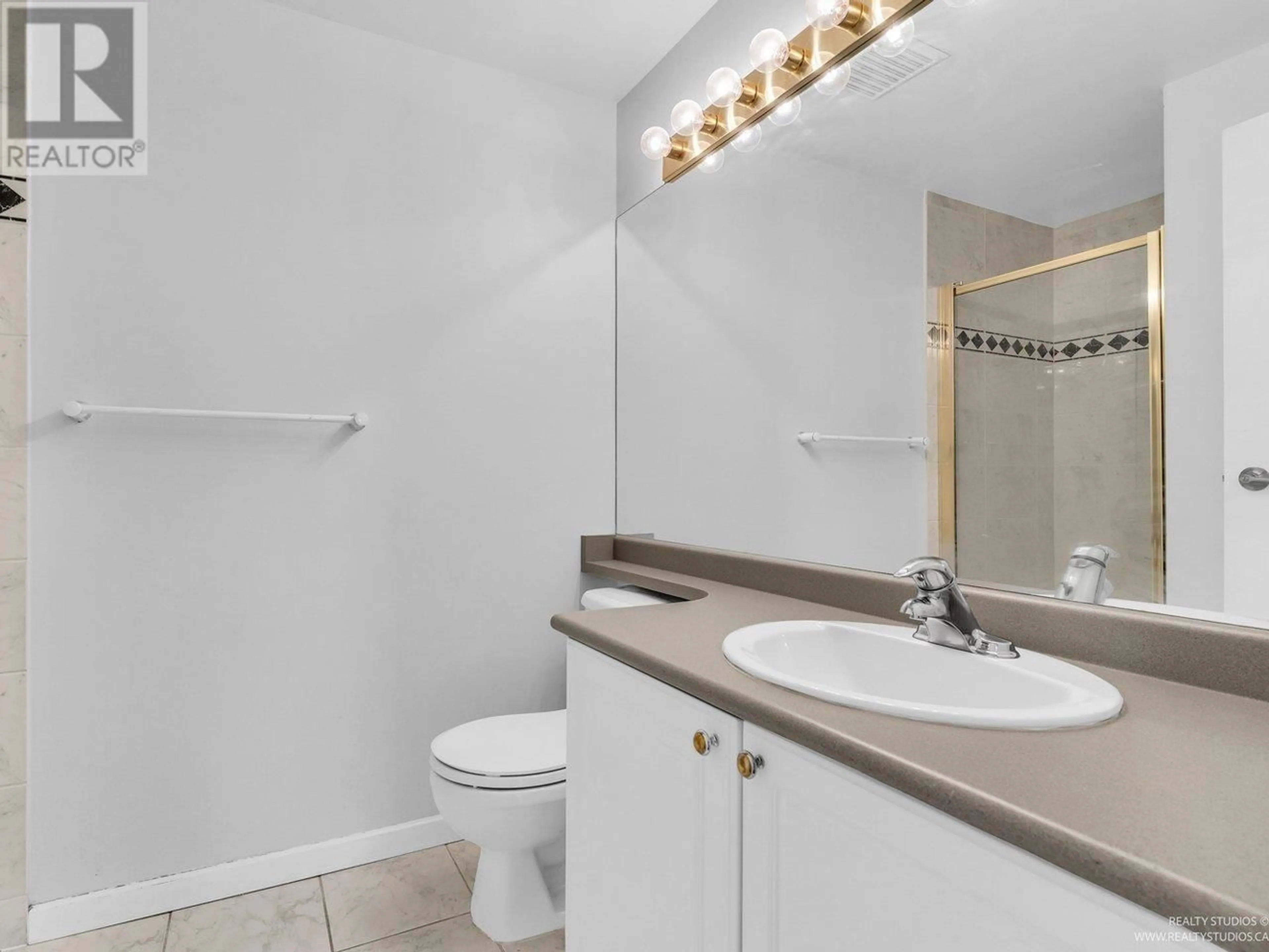 Standard bathroom, unknown for 2002 - 6838 STATION HILL DRIVE, Burnaby British Columbia V3N5A4