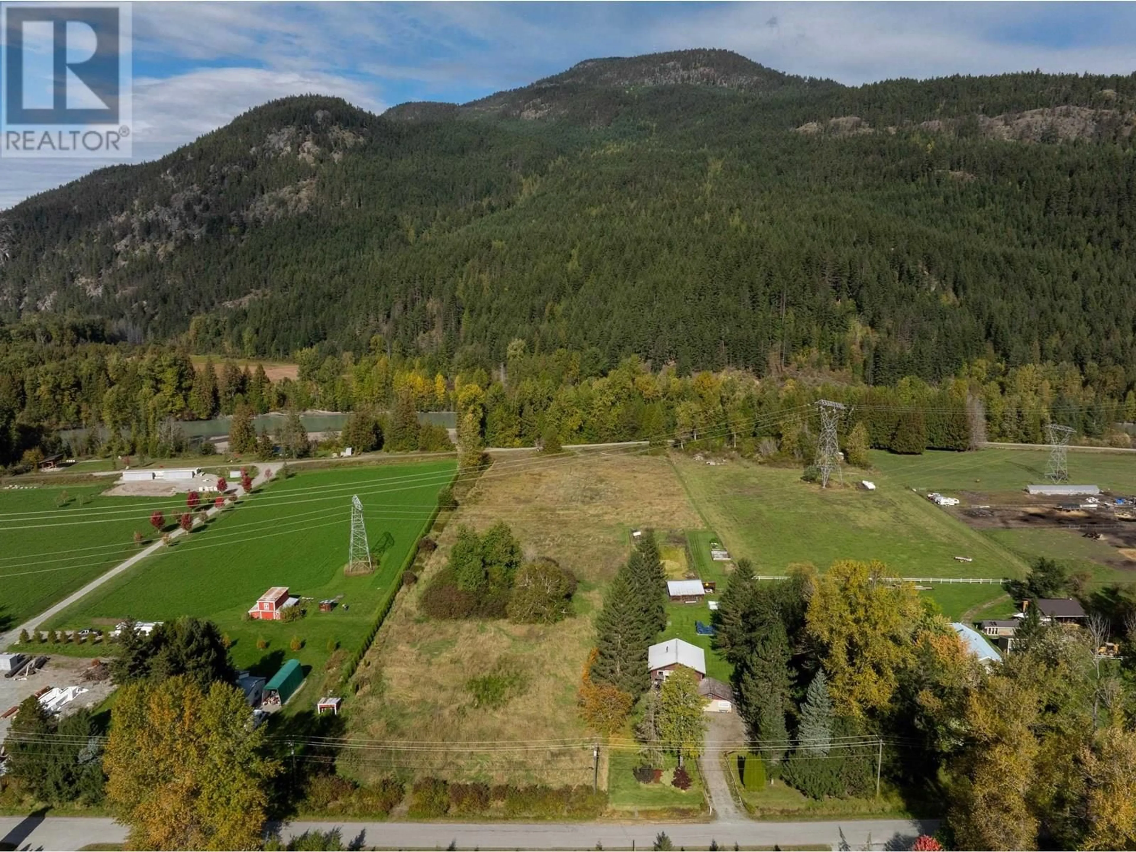 A pic from outside/outdoor area/front of a property/back of a property/a pic from drone, mountain view for 1553 FRASER ROAD, Pemberton British Columbia V0N2L0