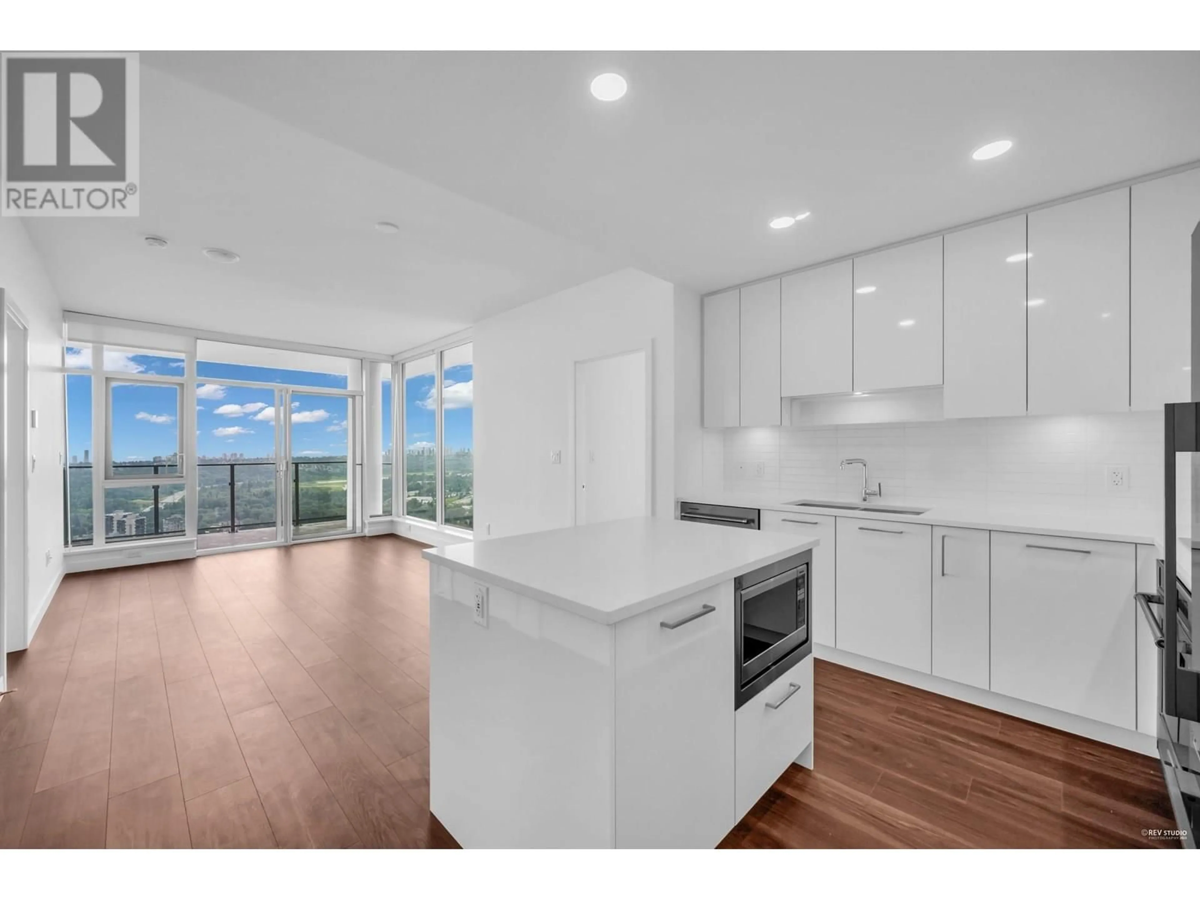 Open concept kitchen, unknown for 4407 - 518 CLARKE ROAD, Coquitlam British Columbia V3J0S7