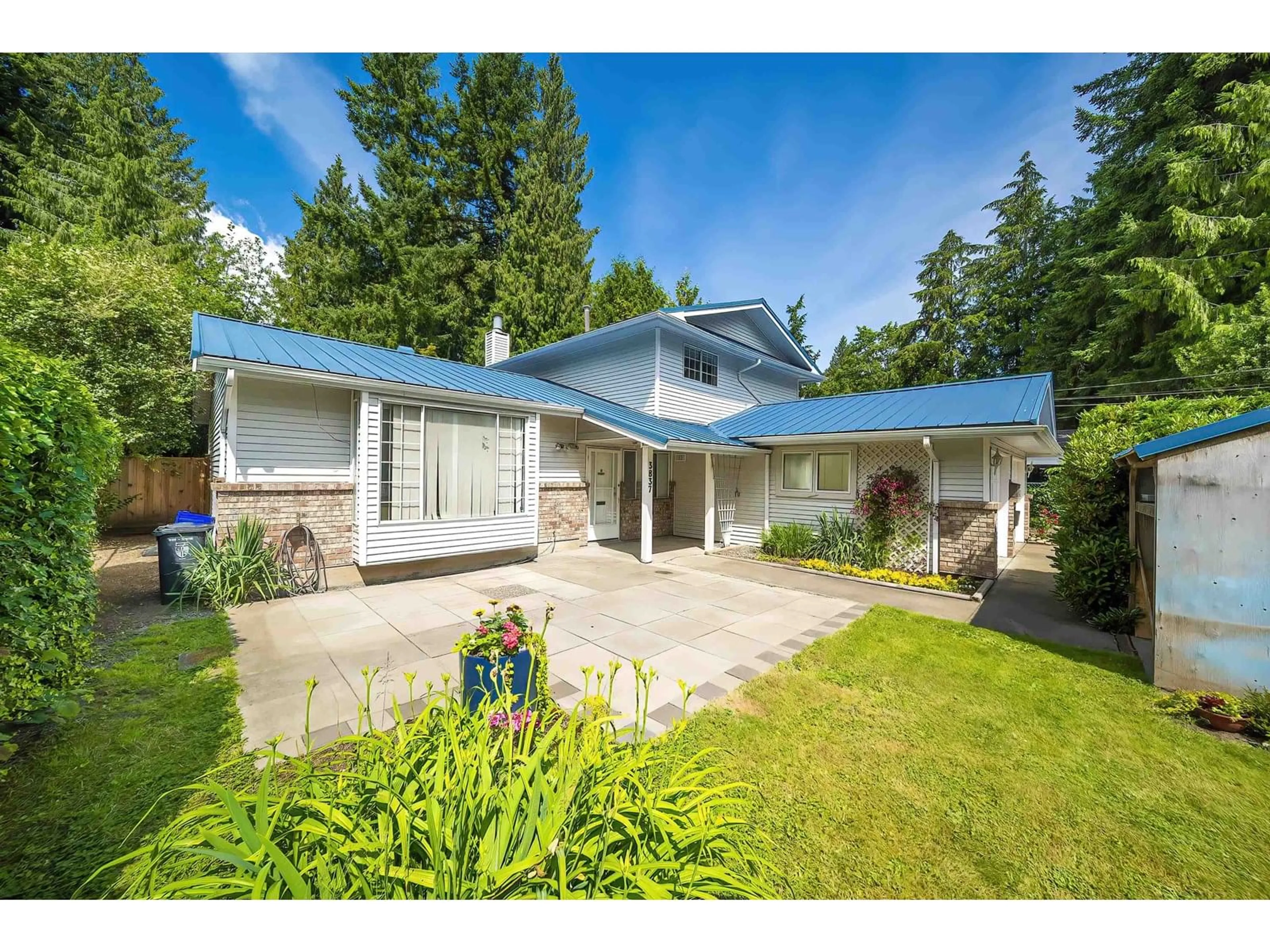 A pic from outside/outdoor area/front of a property/back of a property/a pic from drone, street for 3837 202, Langley British Columbia V3A1R9