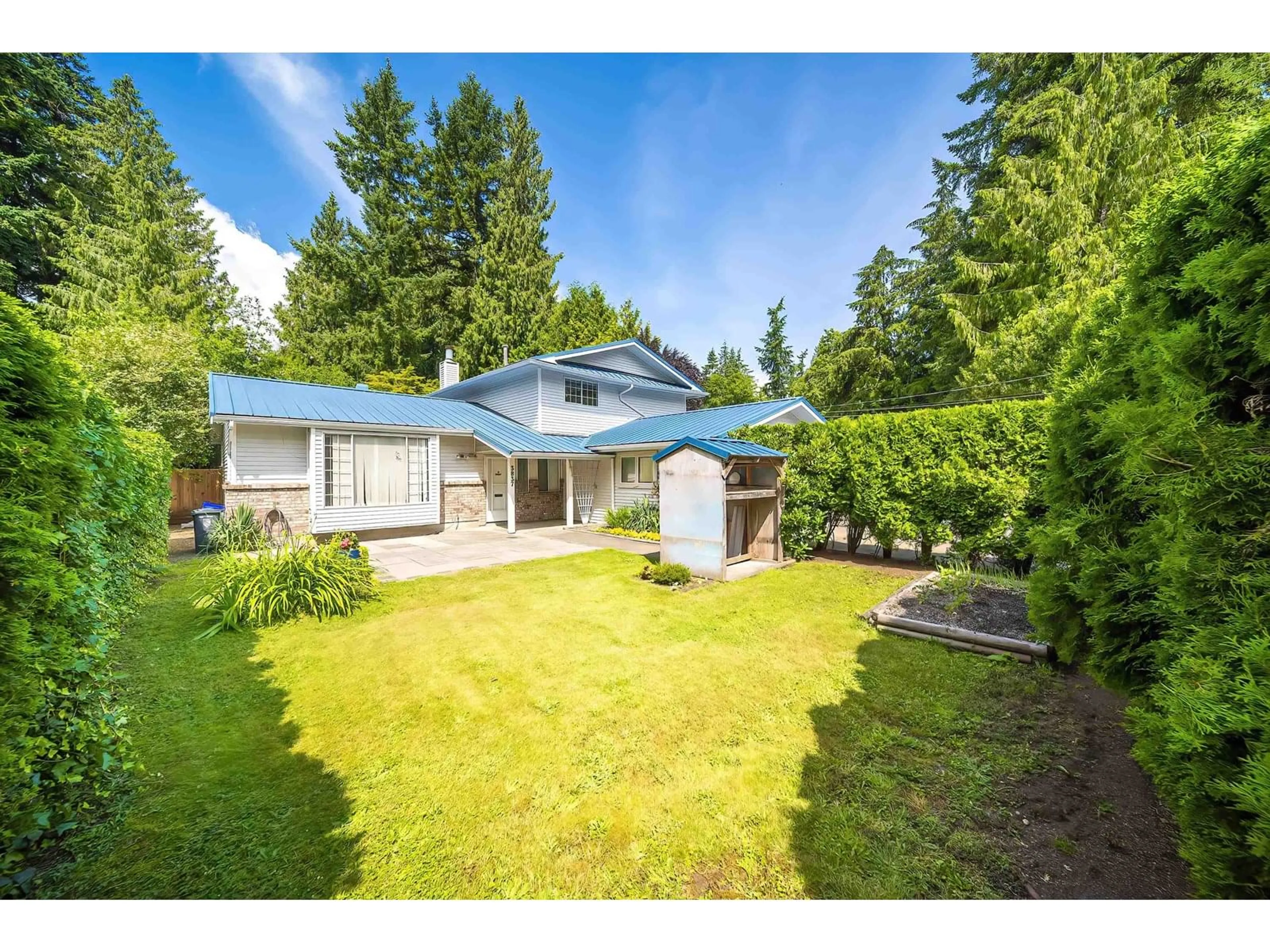 A pic from outside/outdoor area/front of a property/back of a property/a pic from drone, street for 3837 202, Langley British Columbia V3A1R9