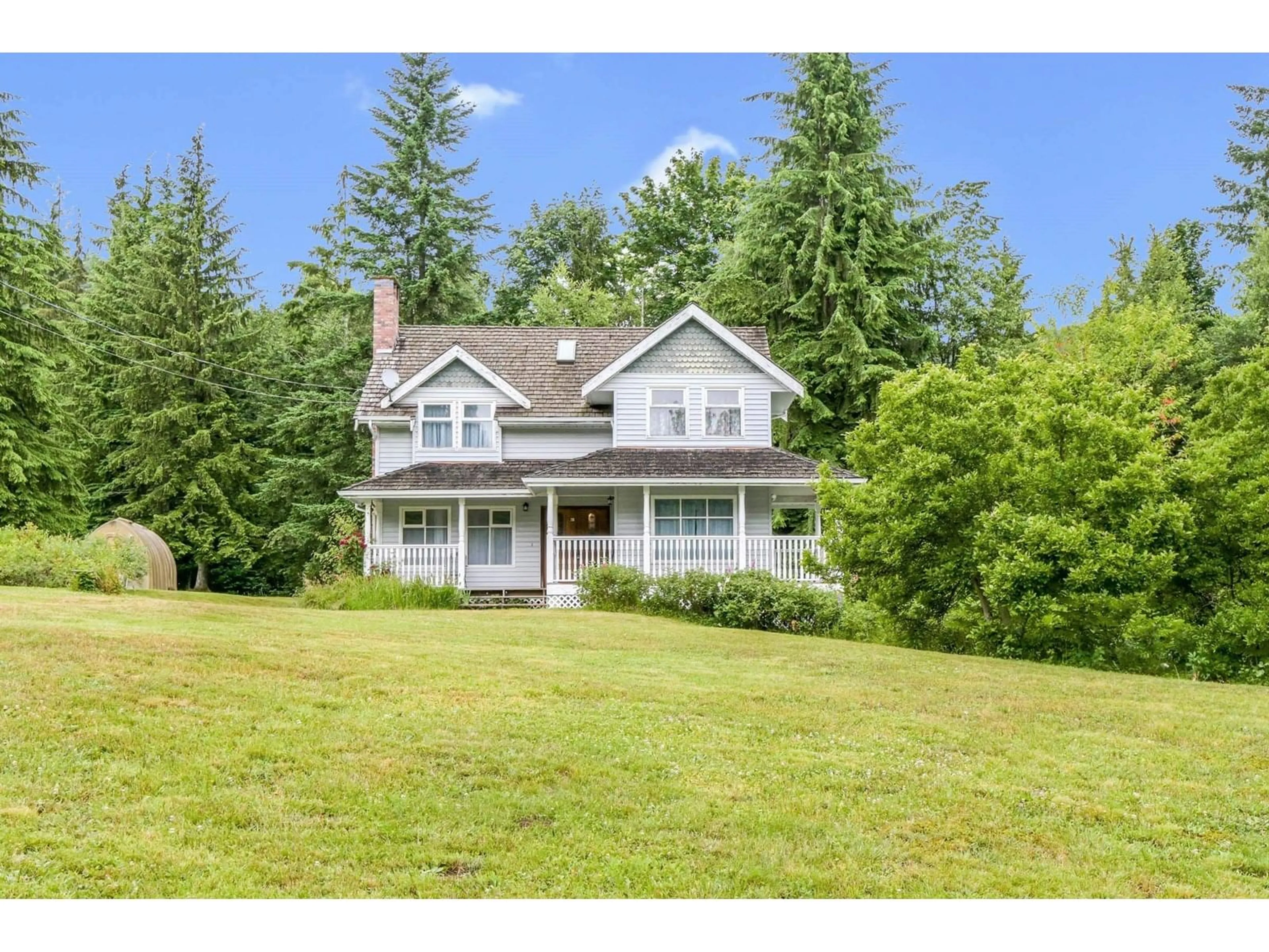 A pic from outside/outdoor area/front of a property/back of a property/a pic from drone, mountain view for 33845 RICHARDS, Mission British Columbia V2V5X4