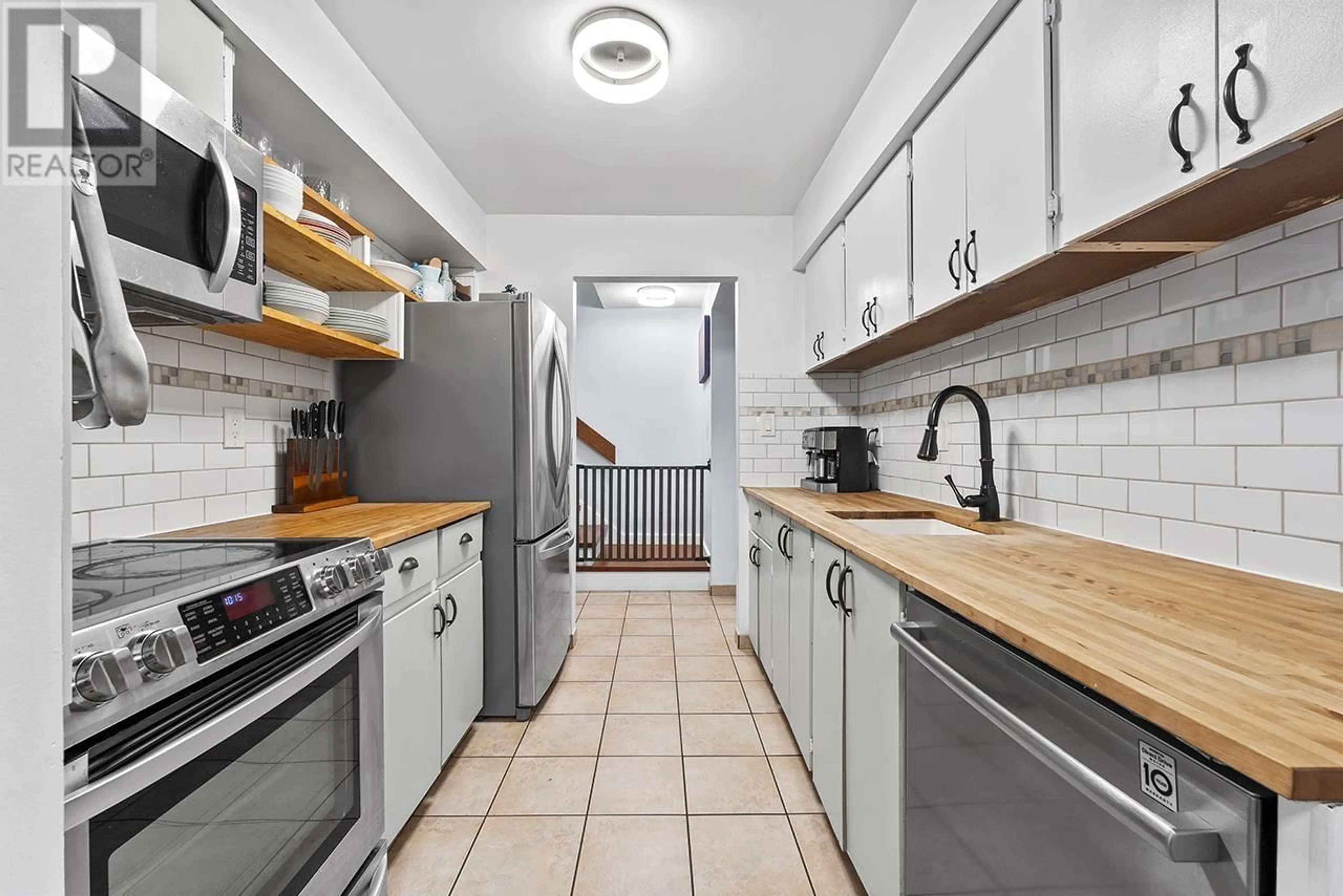 Standard kitchen, ceramic/tile floor for 8214 ROSSWOOD PLACE, Burnaby British Columbia V5A3V5