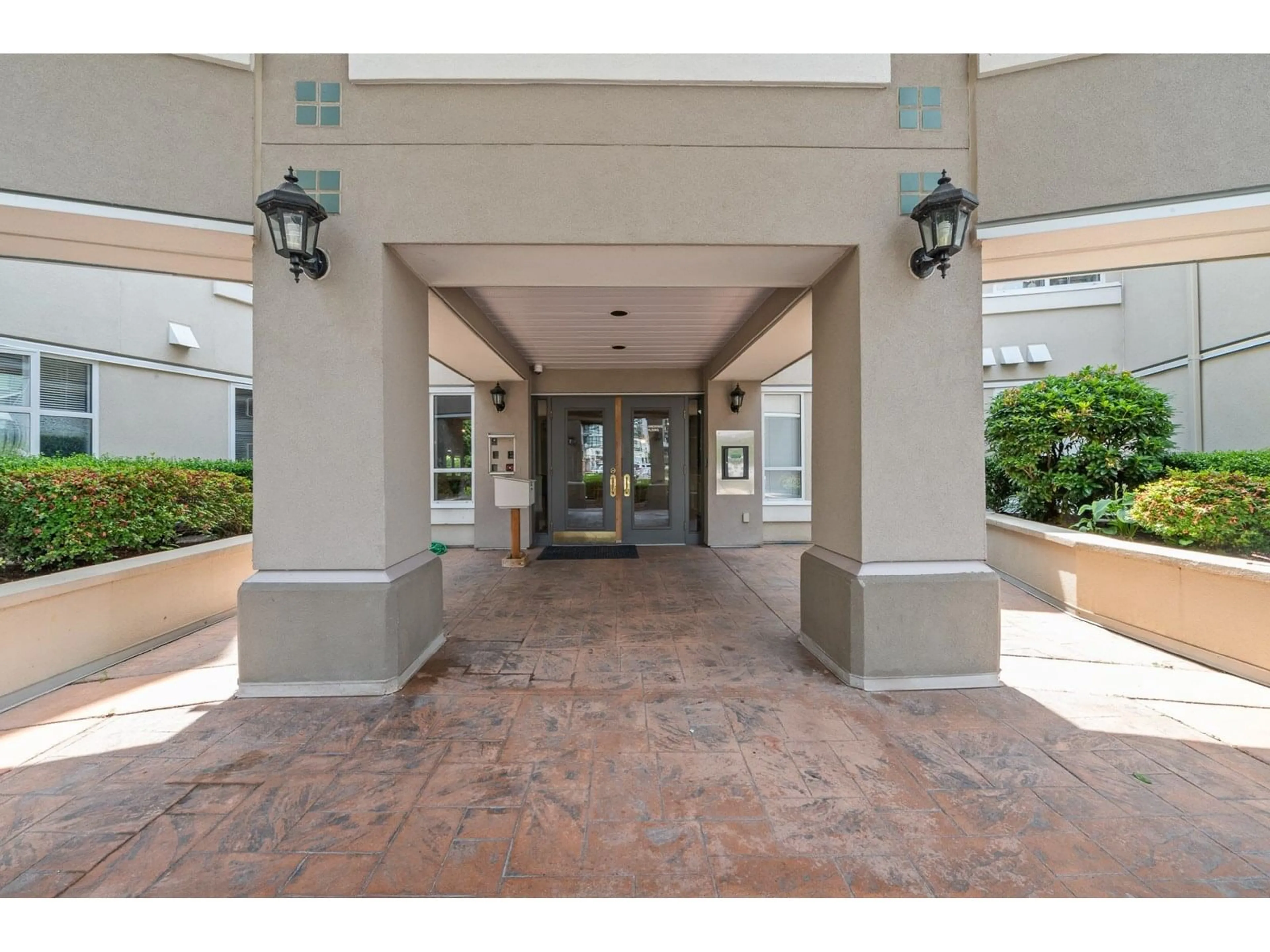 Indoor foyer for 113 - 20448 PARK, Langley British Columbia V3A4N3
