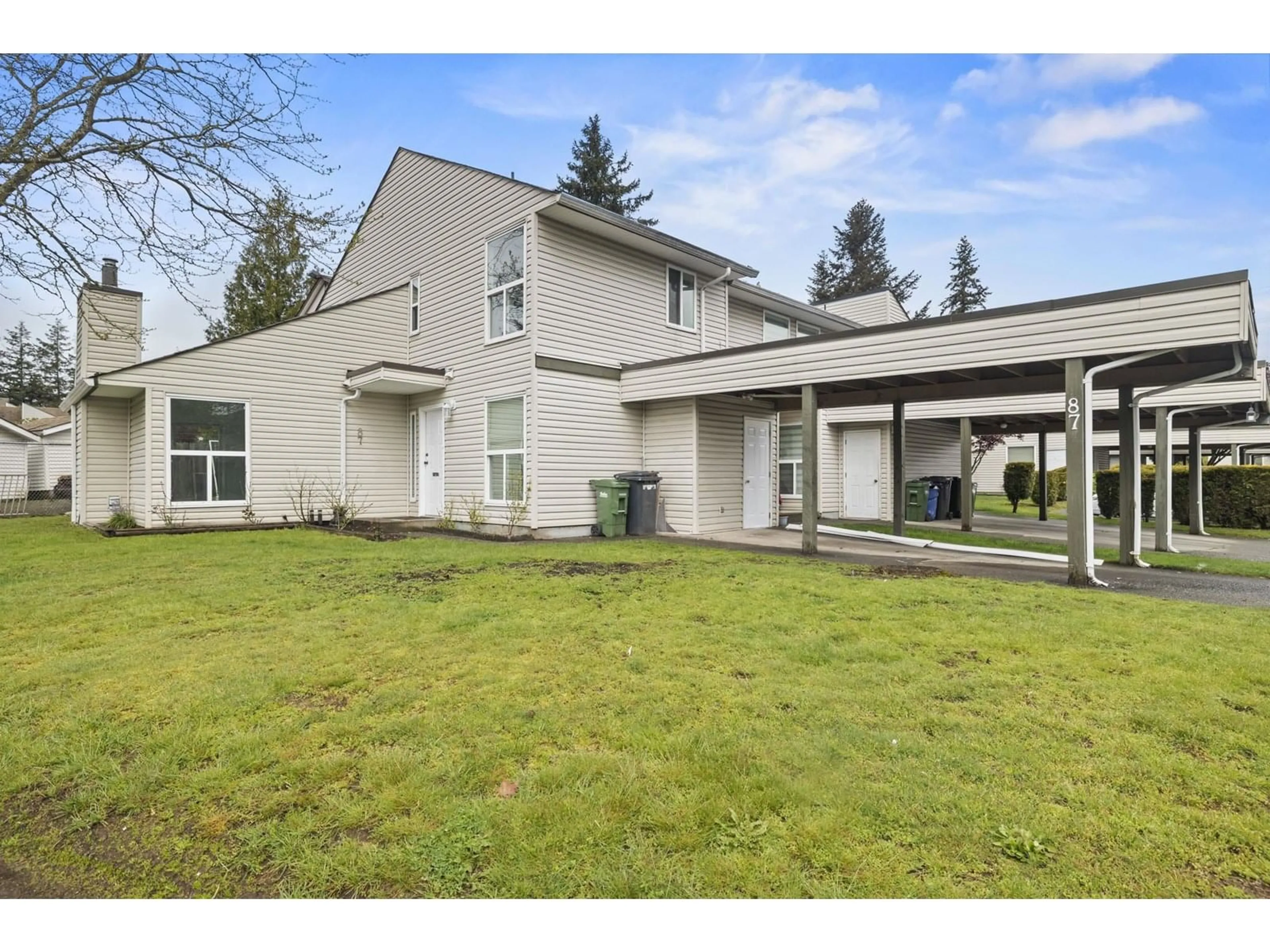 A pic from outside/outdoor area/front of a property/back of a property/a pic from drone, street for 87 - 3030 TRETHEWEY, Abbotsford British Columbia V2T4N2